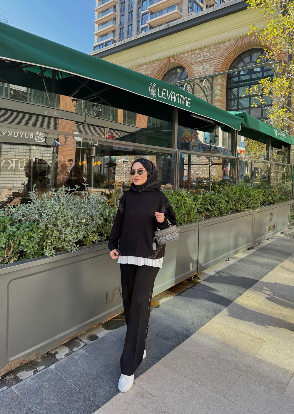 175855069410H&R Butikİdil Muadil Takım Siyah