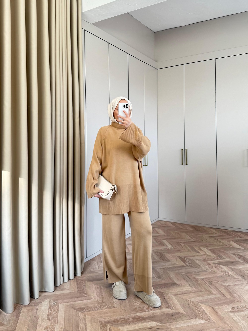 39885172921336H&R ButikMarsi Paçası Yırtmaçlı Triko Takım Camel