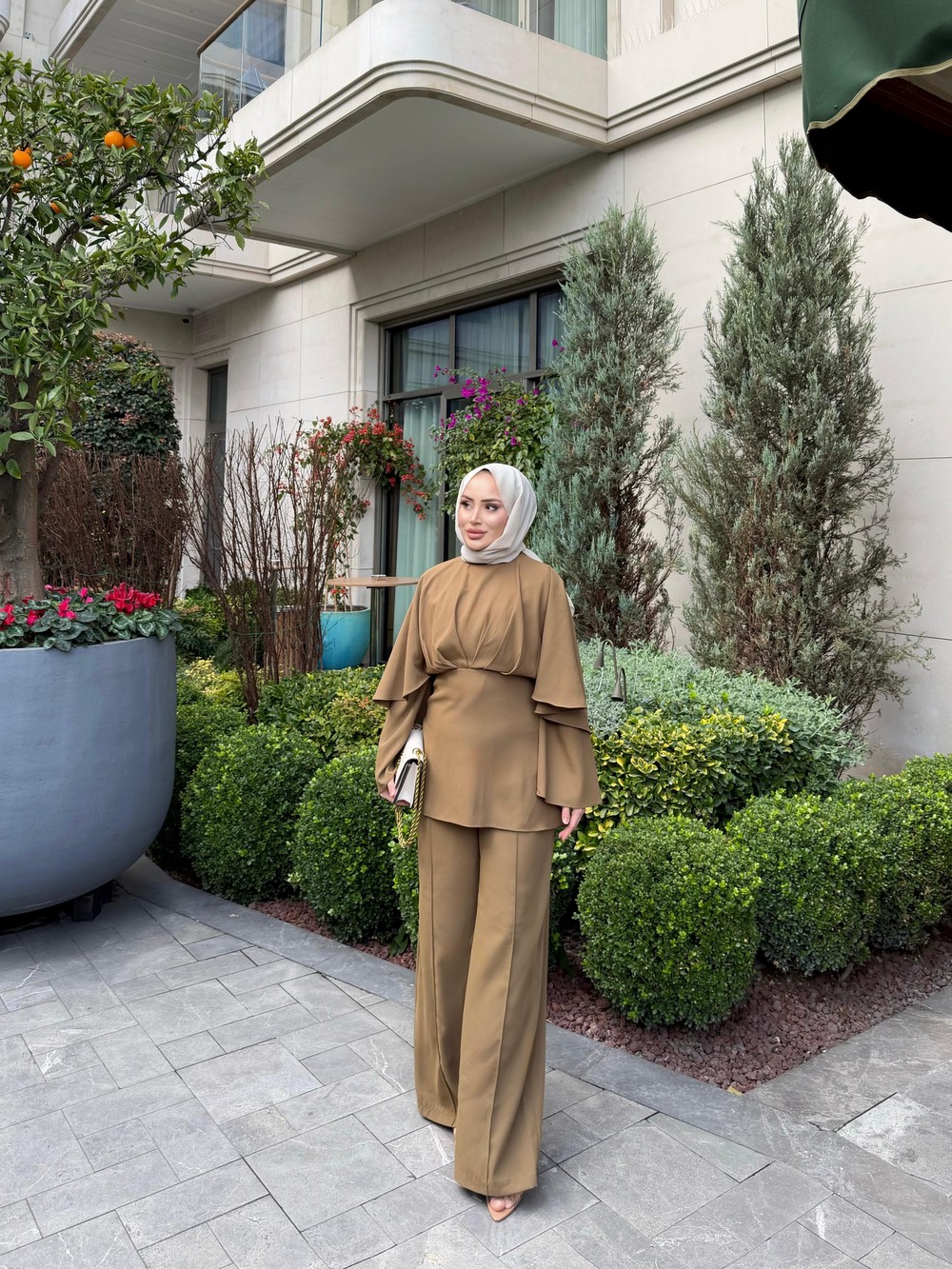 TAKM-2156H&R ButikQu-Eyla Fırfırlı Krep Takım Camel