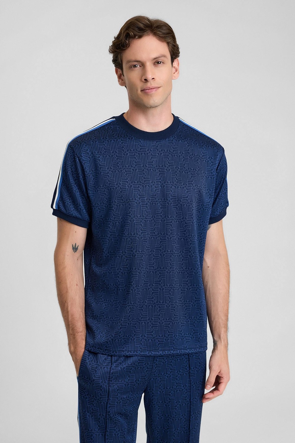 Mısırlı Erkek Jakarlı İnterlok  Monogram Desenli Tiktak Detaylı T-shirt Lacivert
