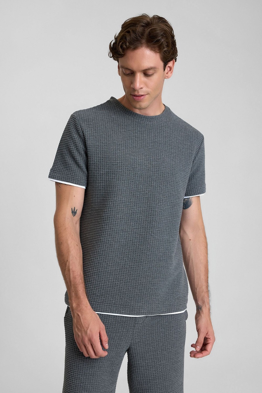 Mısırlı Erkek Jakarlı İnterlok Petek Desen Gofre SLIM FIT T-shirt Antrasit