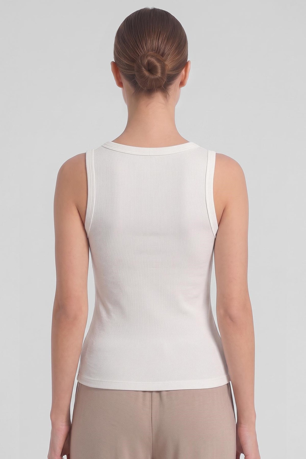 Mısırlı Kadın Kaşkorse V Yaka Tshirt Beyaz