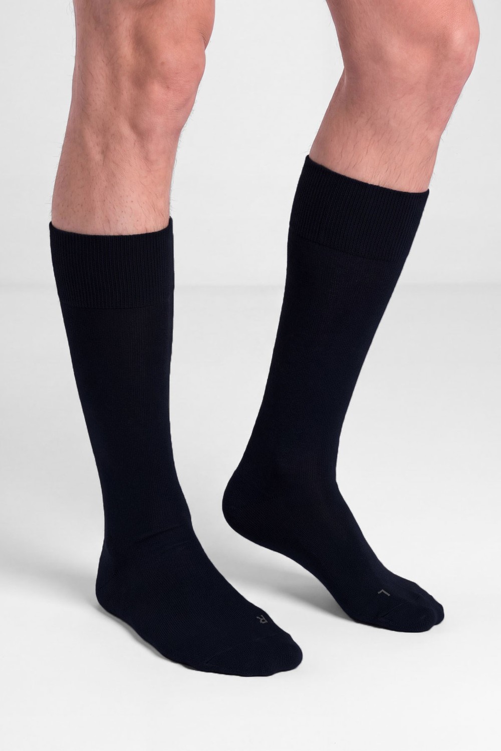 Unisex Bambu Microfiber Süper İnce Uzun Soket Çorap Siyah