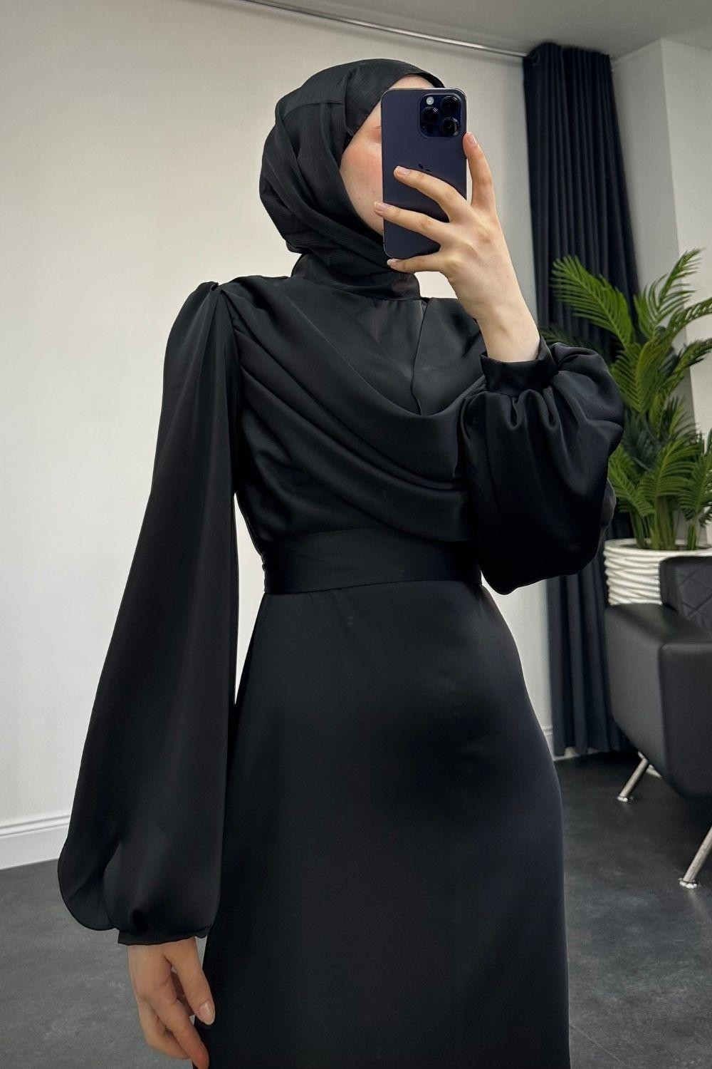 Amber Drape Detay Saten Abiye Siyah