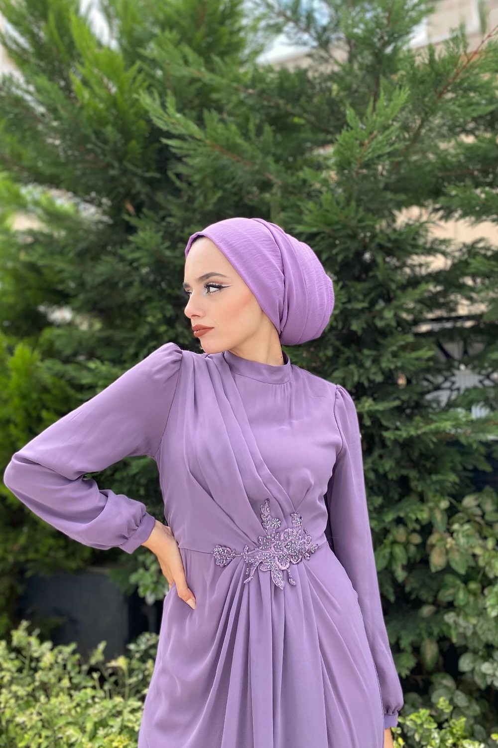 Beli İşlemeli Şifon Abiye Lila