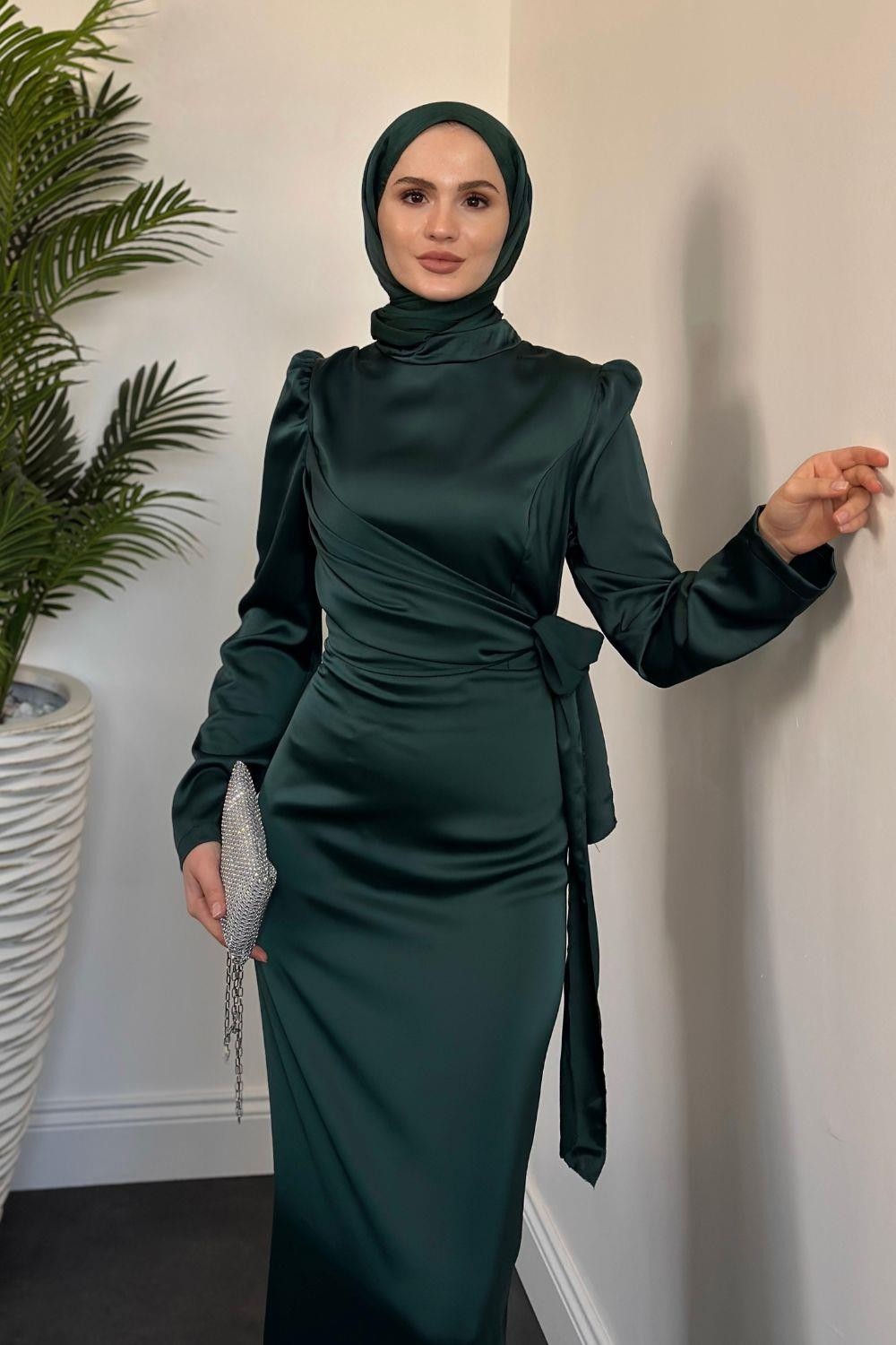 Laure Yandan Bağlamalı Saten Abiye Zümrüt