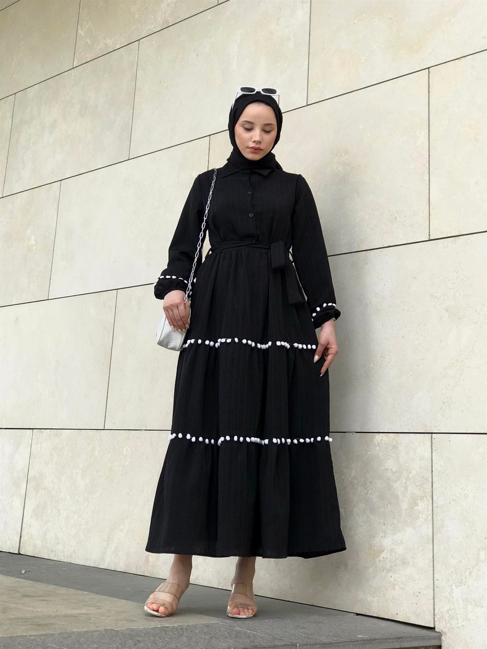 Mini Ponpon İşlemeli Tesettür Elbise Siyah