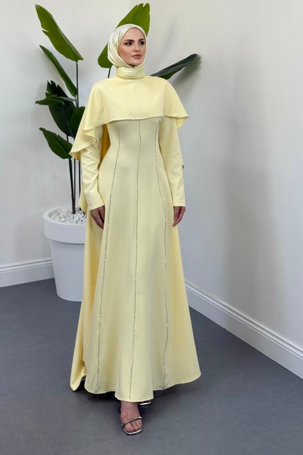 Orelina Seyyar Pelerinli Taşlı Abiye Butter Yellow