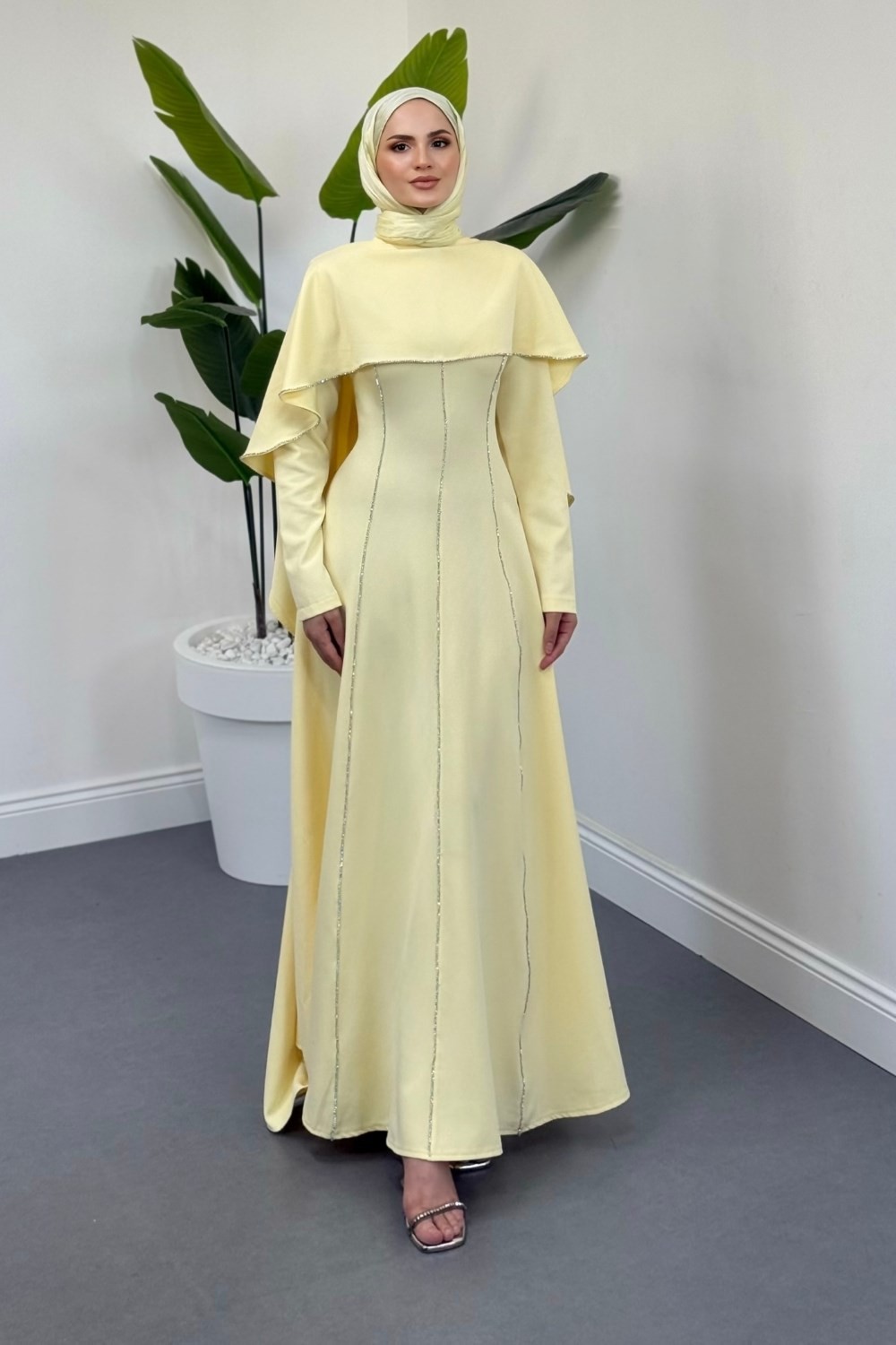 Orelina Seyyar Pelerinli Taşlı Abiye Butter Yellow