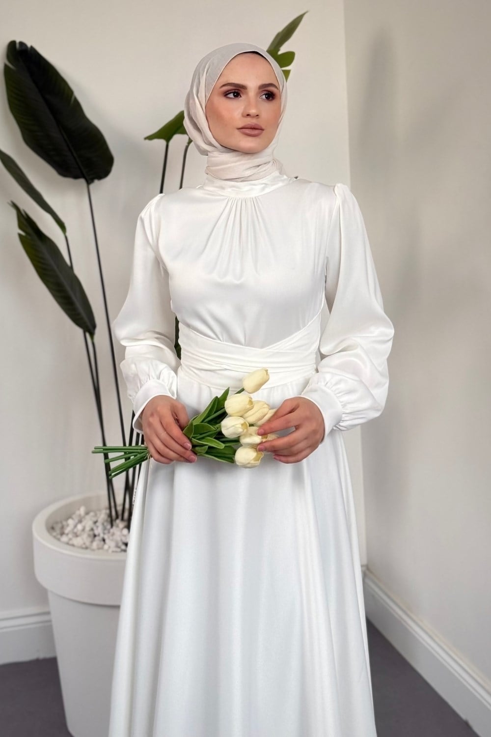 Ruby Grace Çapraz Saten Abiye Beyaz