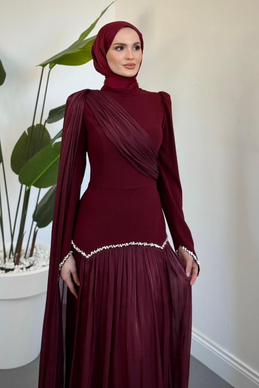 Valeska Yandan Pelerinli  Abiye Vişne Çürüğü
