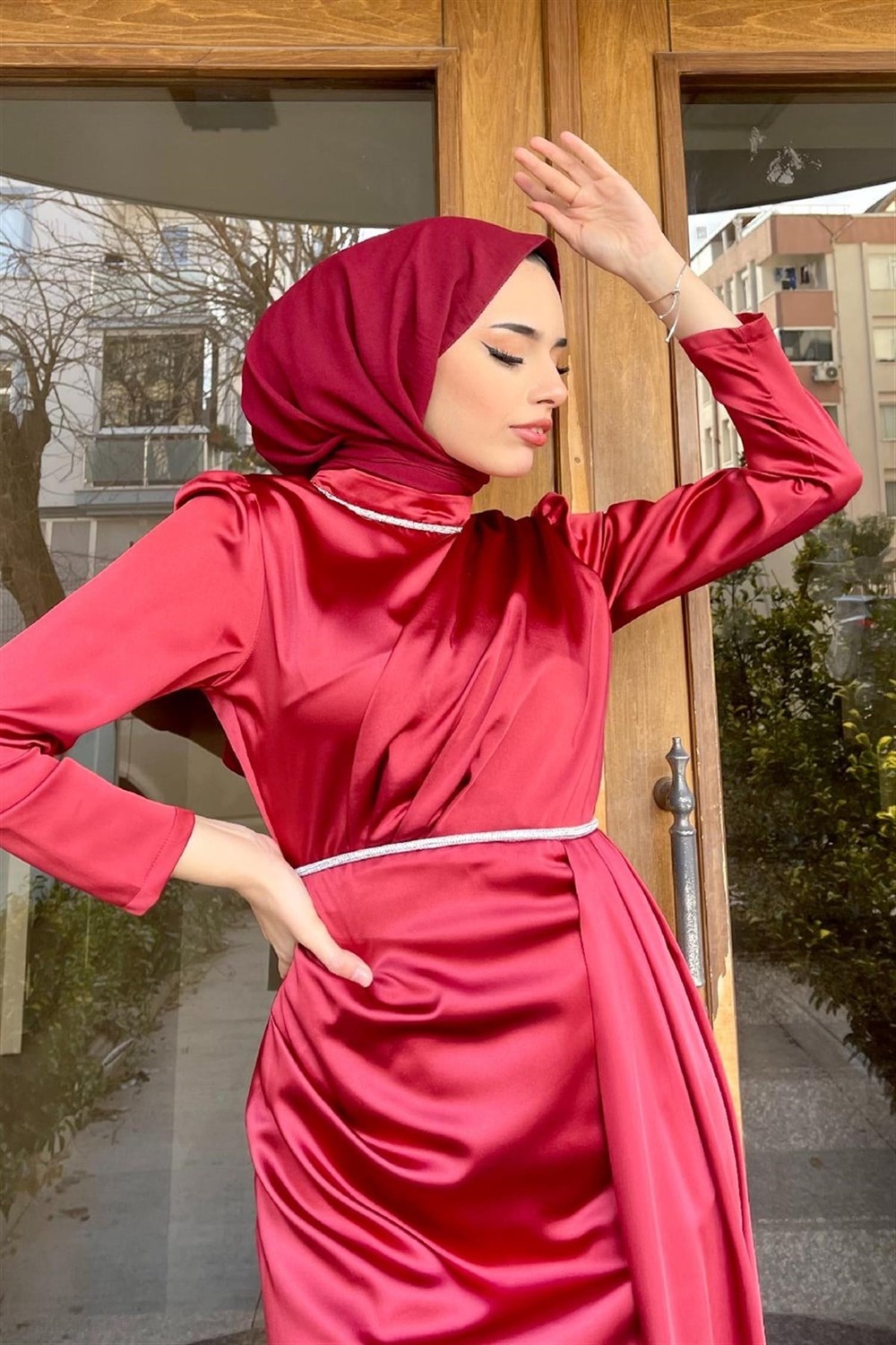 Yaka Ve Beli Taşlı Tasarım Abiye Bordo