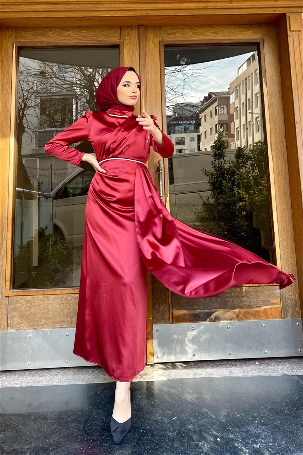 Yaka Ve Beli Taşlı Tasarım Abiye Bordo