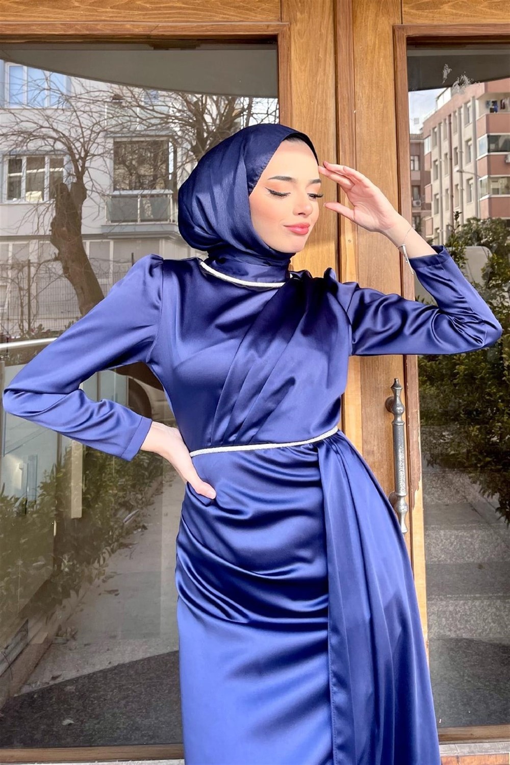 Yaka Ve Beli Taşlı Tasarım Abiye Lacivert