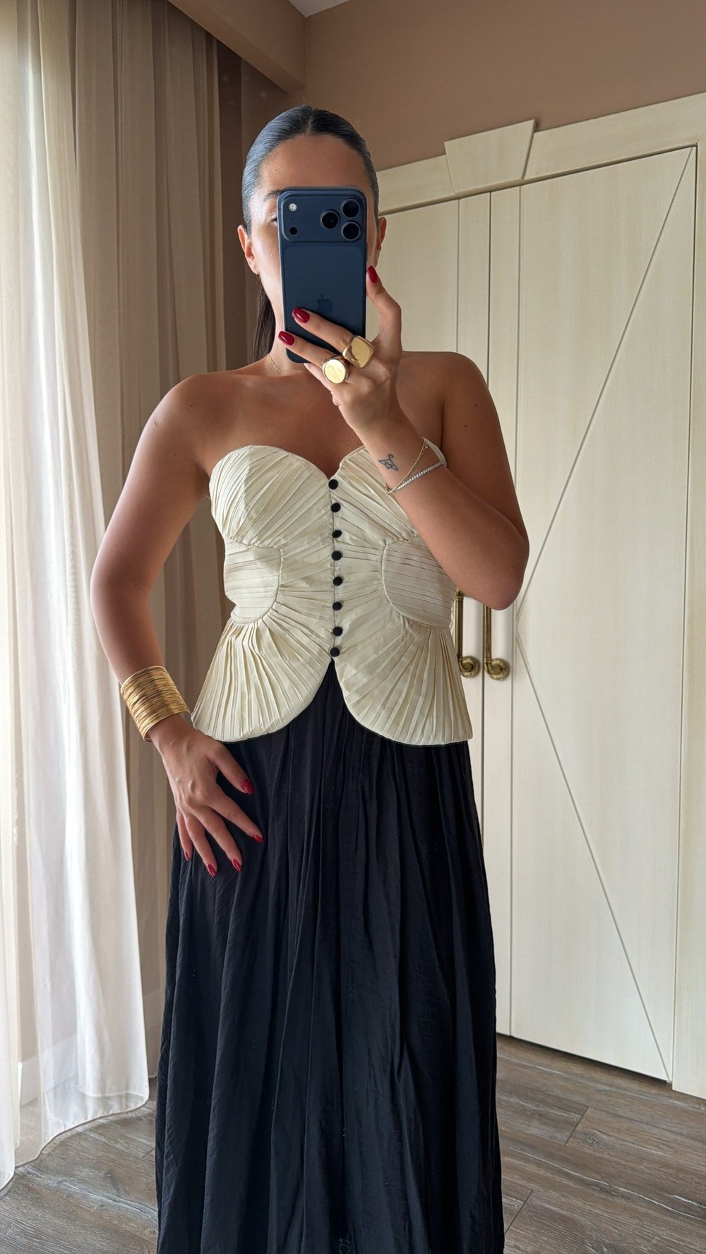 Ekru Pernille Büstiyer 