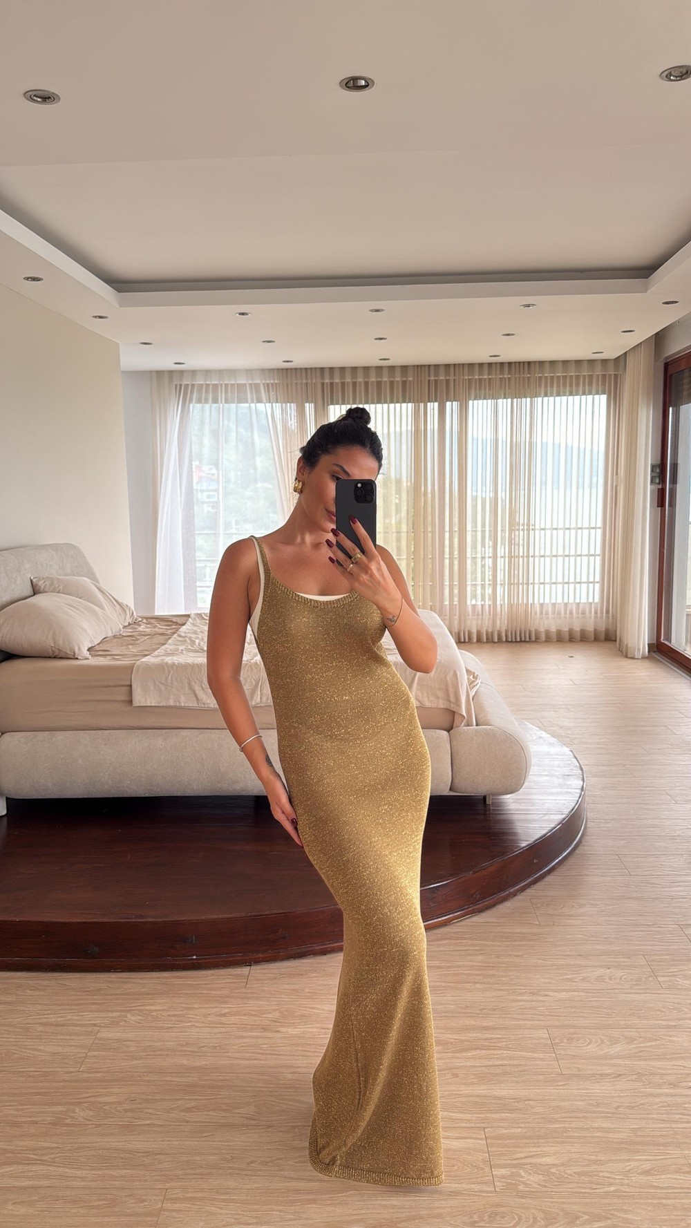 Gold Simli Halter Yaka Elbise