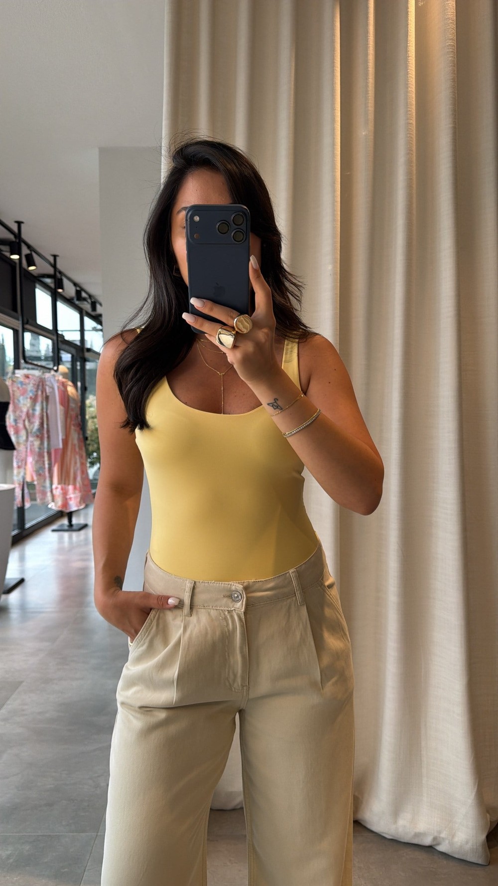 Sarı Lees Bodysuit