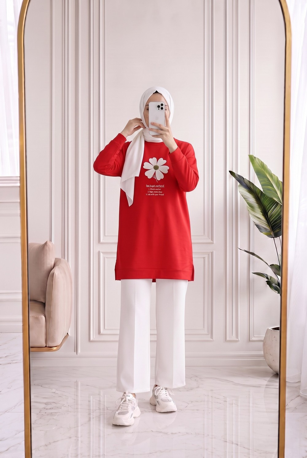 Cemşah Papatya Nakışlı Yazılı Yırtmaçlı Bluz-SS13157 Kırmızı