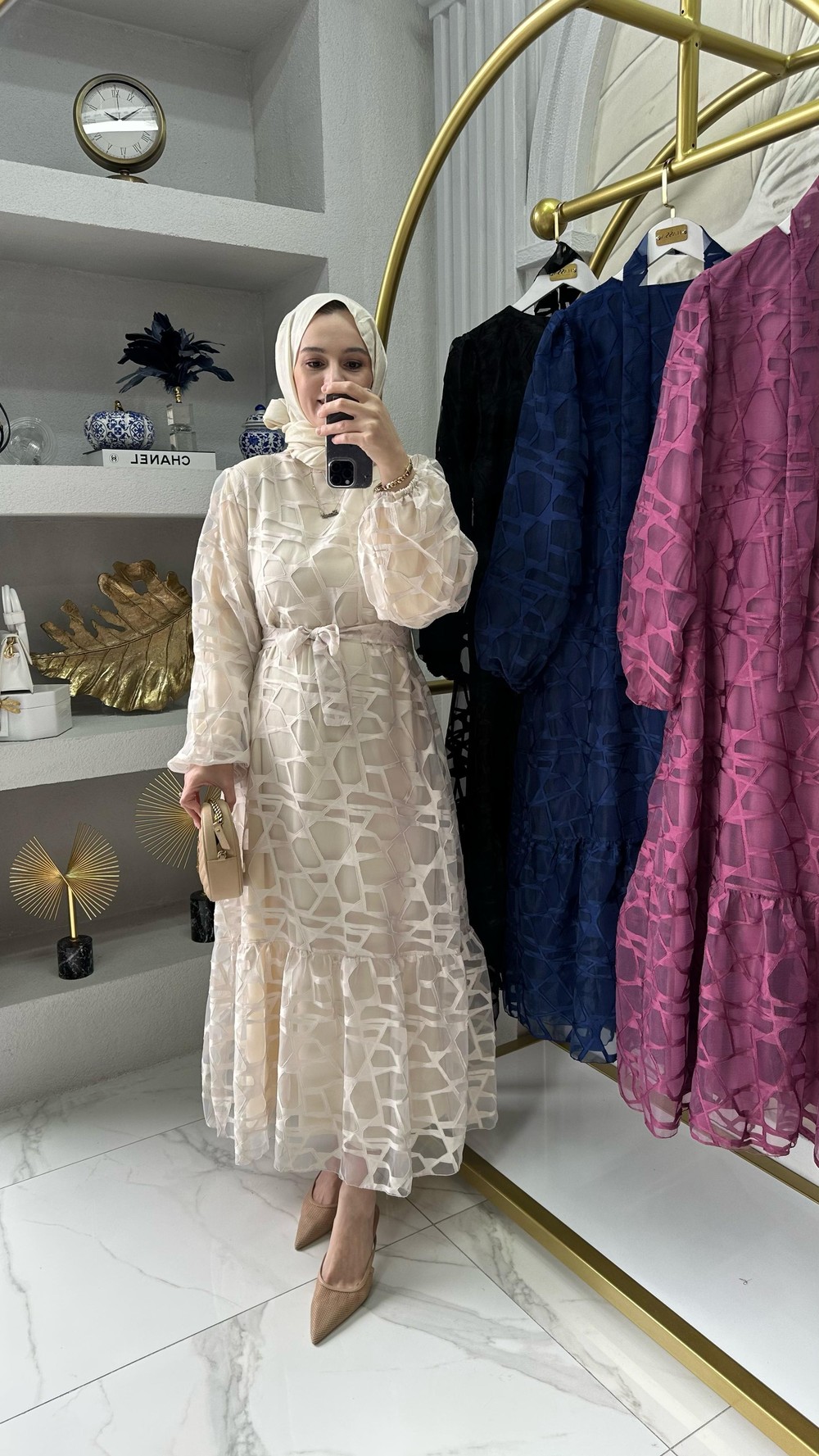 Elonis Elbise
