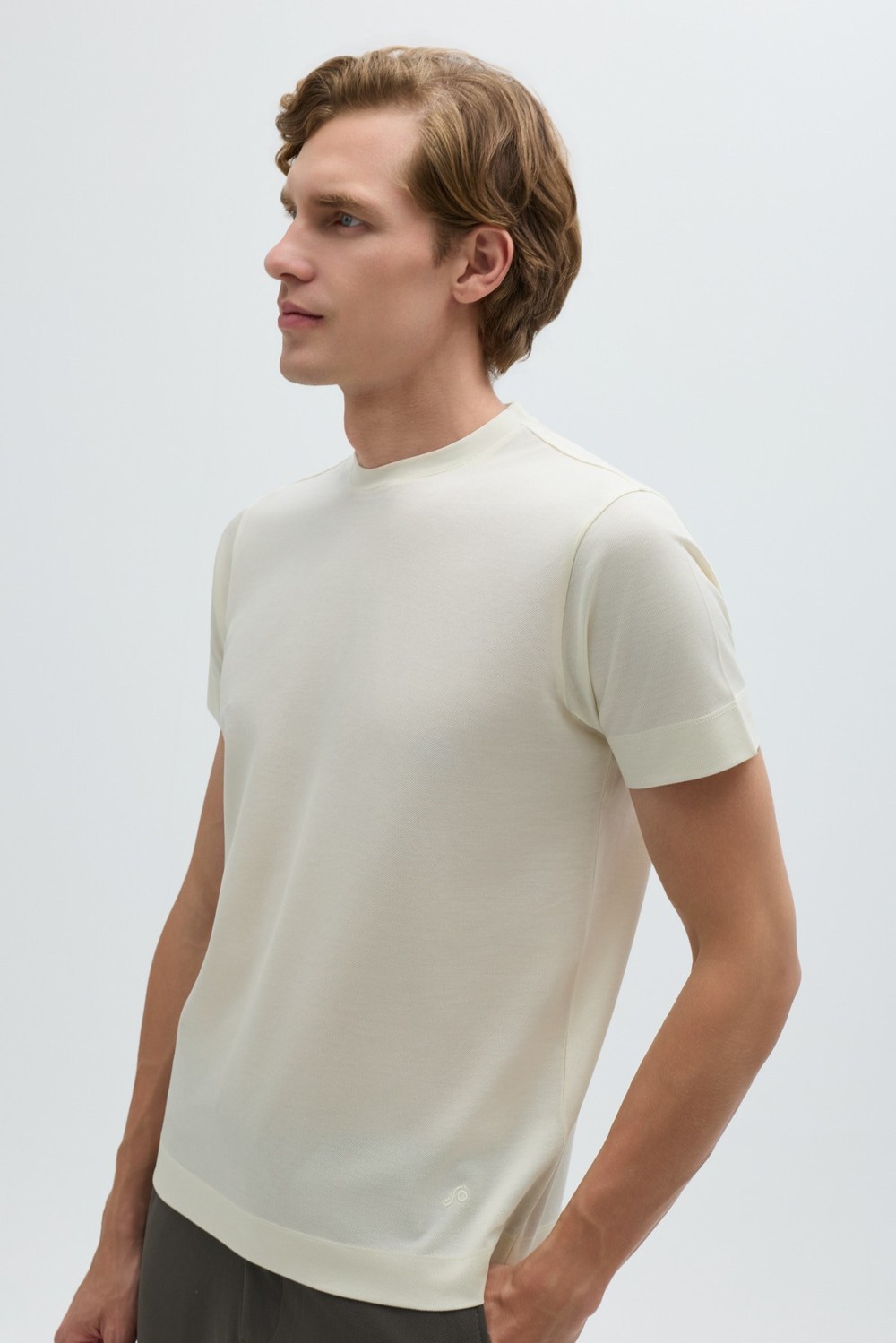 Açık Krem %100 Pamuk Regular Fit Dokuma Bisiklet Yaka Basic T-Shirt