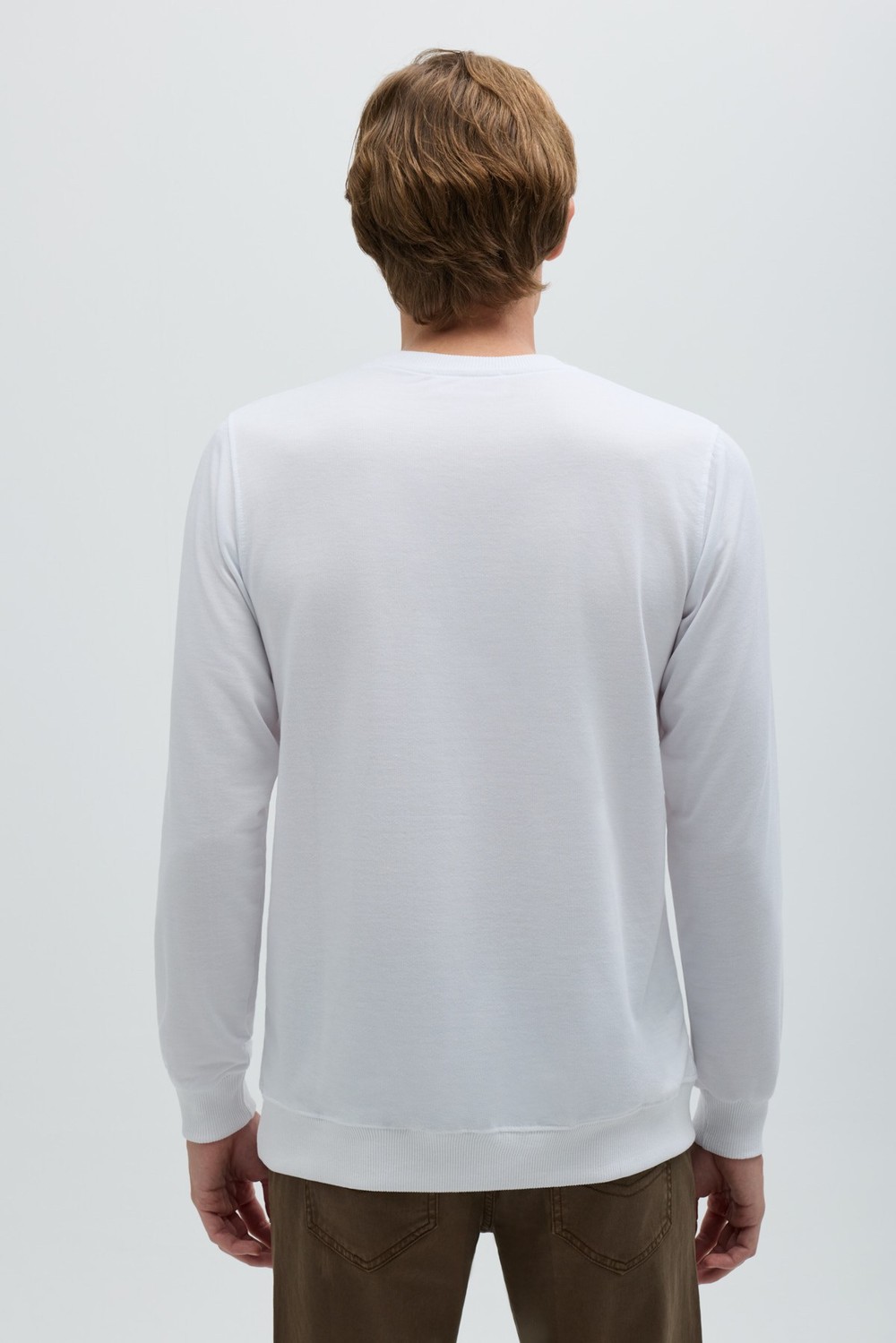 Beyaz Bisiklet Yaka Basic Erkek Sweatshirt