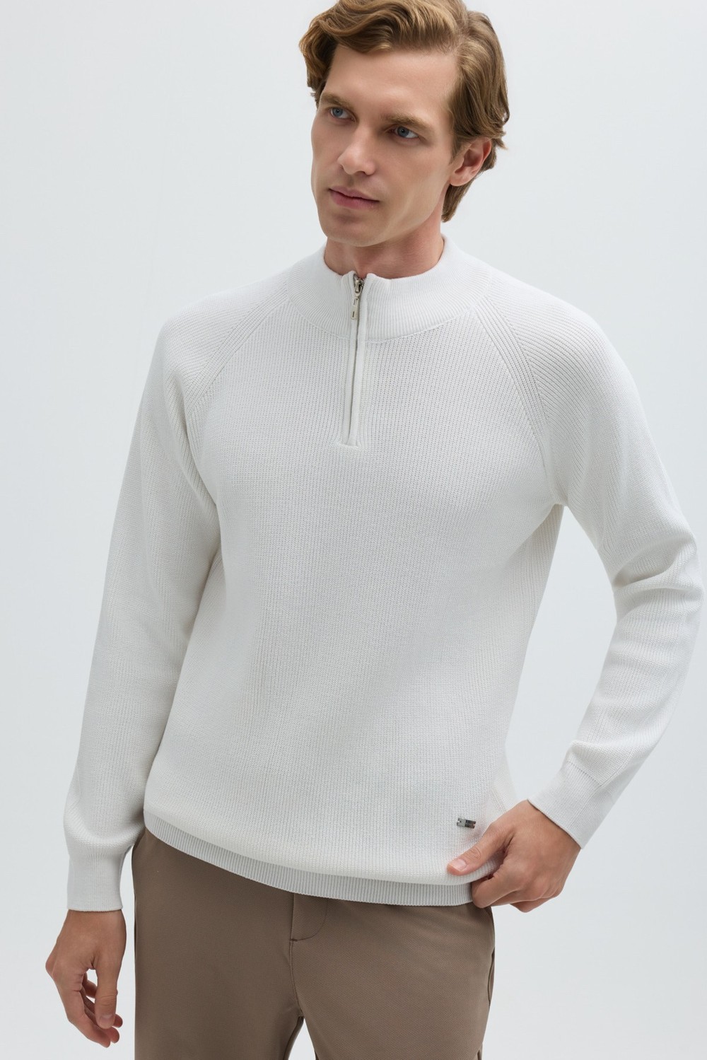 Ekru Slim Fit Fermuarlı Yarım Balıkçı Yaka Triko Kazak