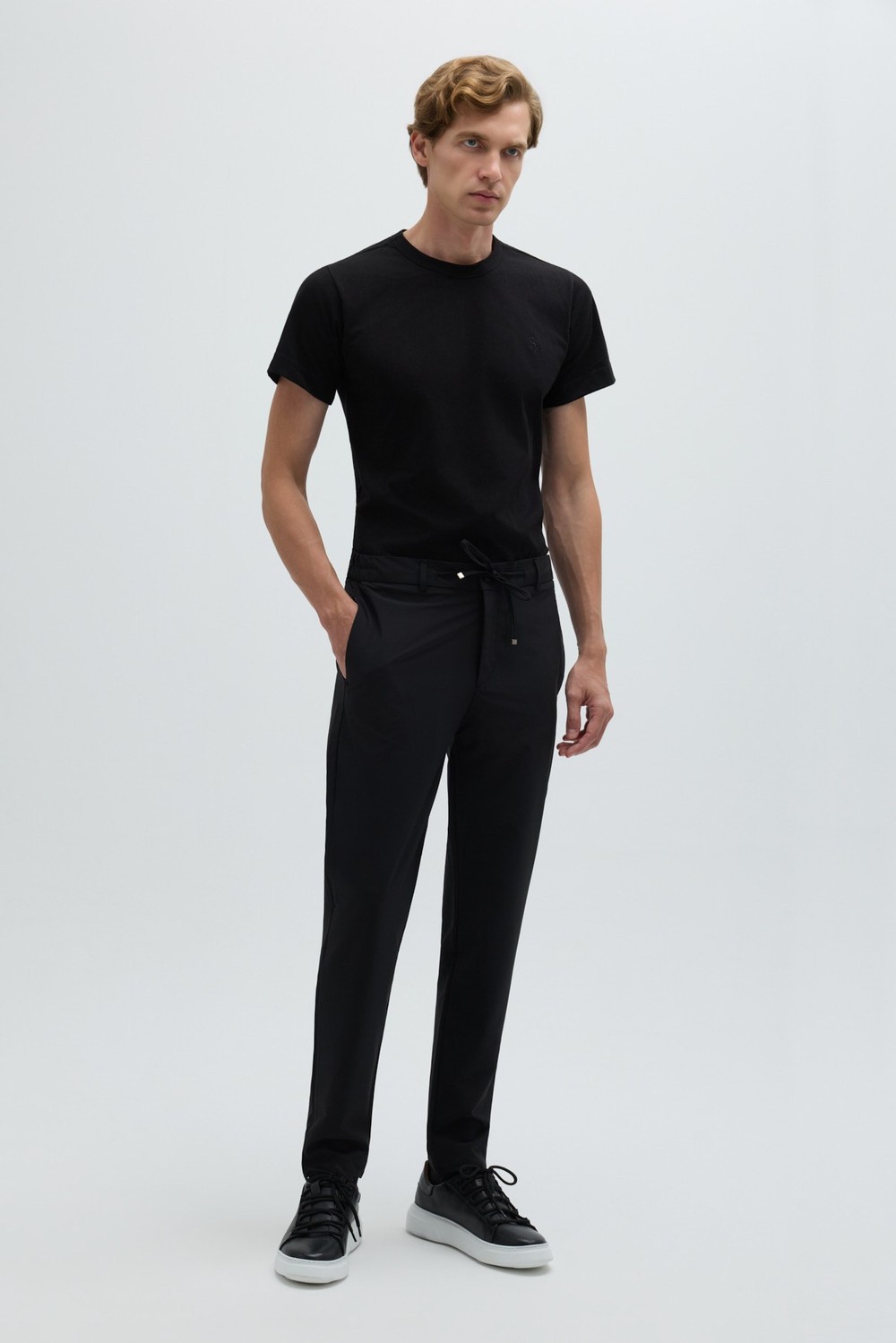 Siyah Slim Fit Bel Bağcıklı Paraşüt Pantolon