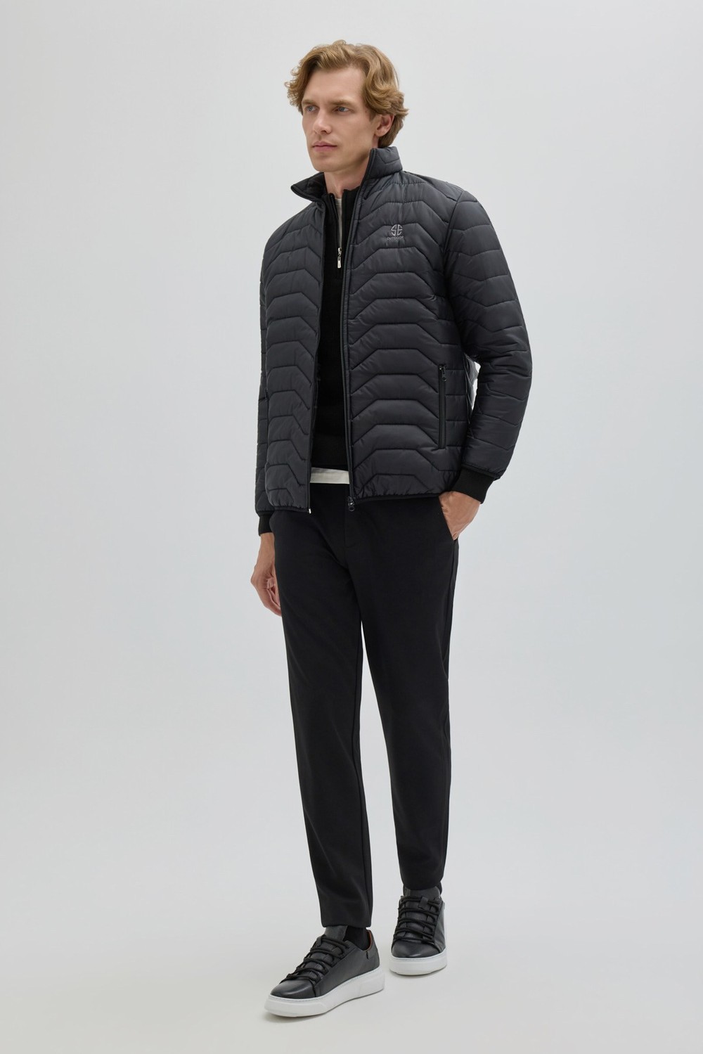 Siyah Slim Fit Fermuarlı Dik Yaka Kapüşonsuz Mont