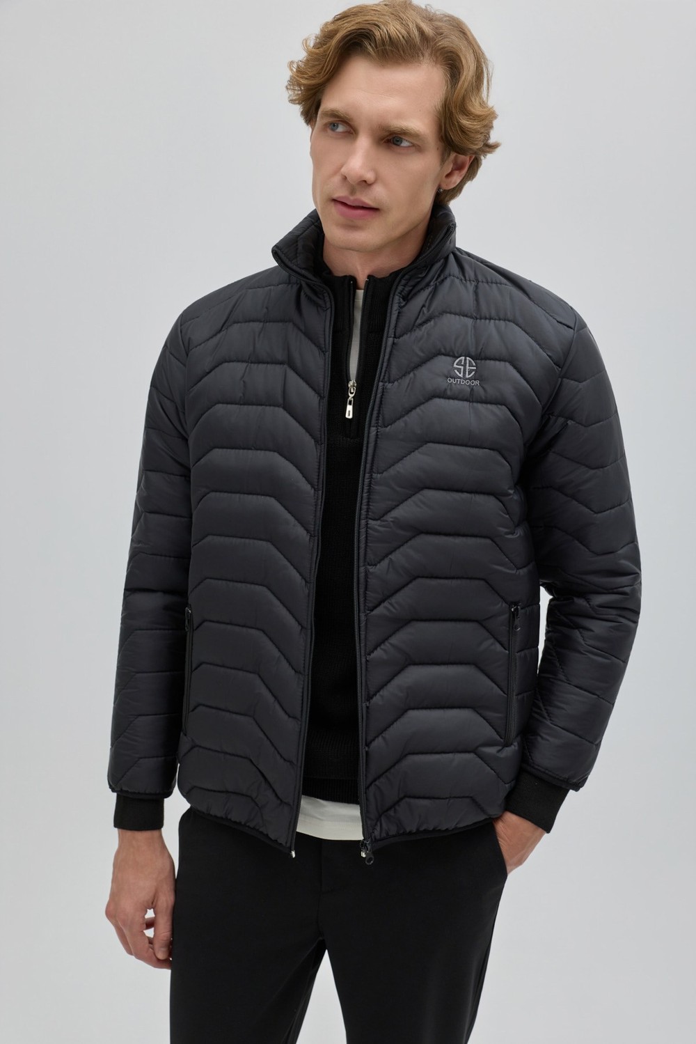 Siyah Slim Fit Fermuarlı Dik Yaka Kapüşonsuz Mont