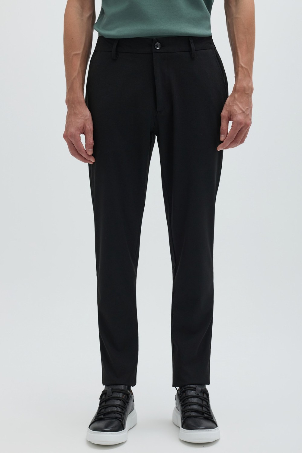 Siyah Yanı Lastikli Köprülü Kemerli Slim Fit Jogger Pantolon