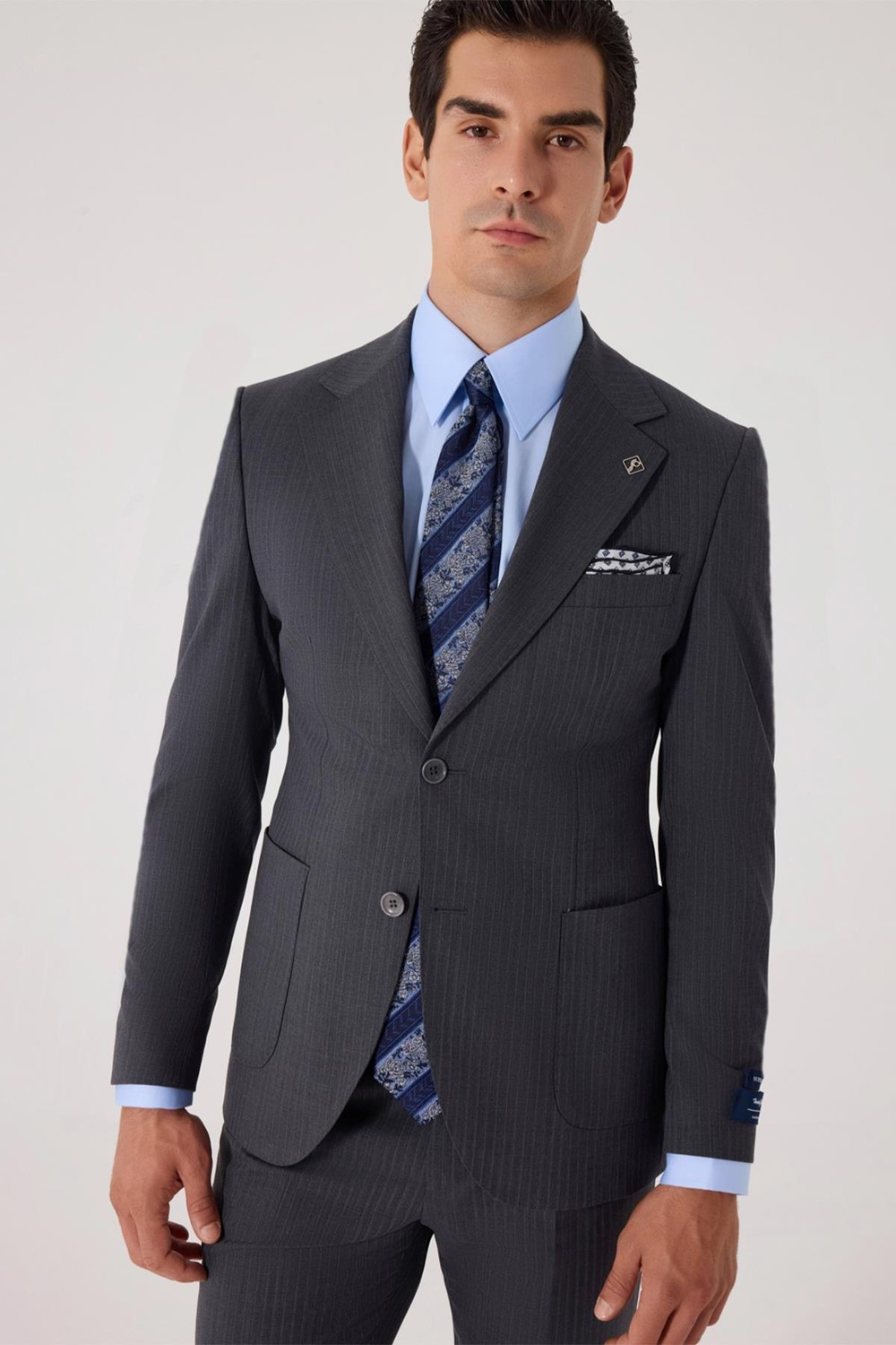 Gri Slim Fit %100 Yün Mono Yaka Çizgili Çift Yırtmaçlı 6 Drop Takım Elbise