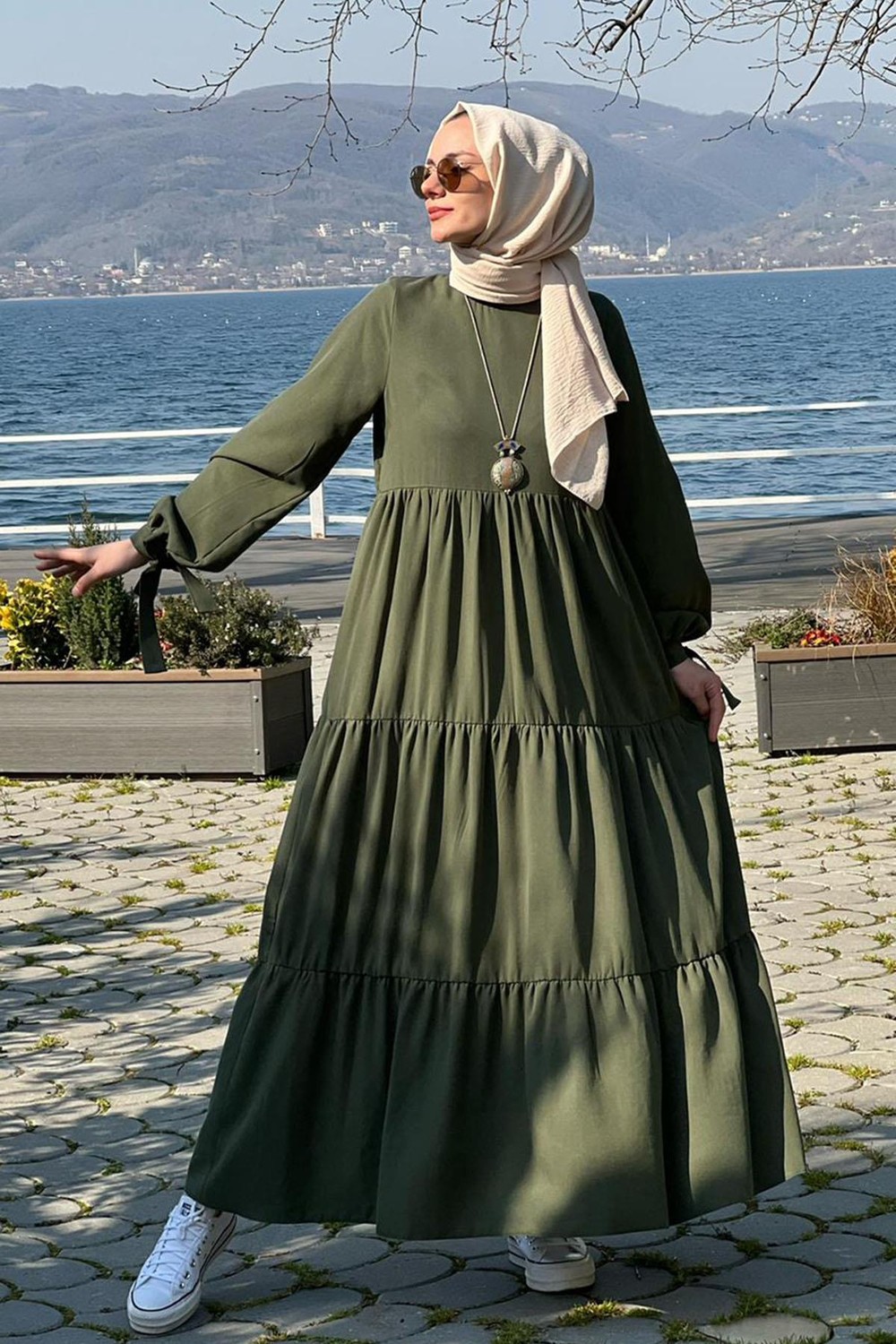 Burcu Yeşil Elbise