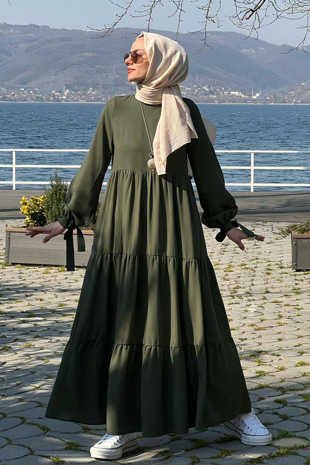 Burcu Yeşil Elbise