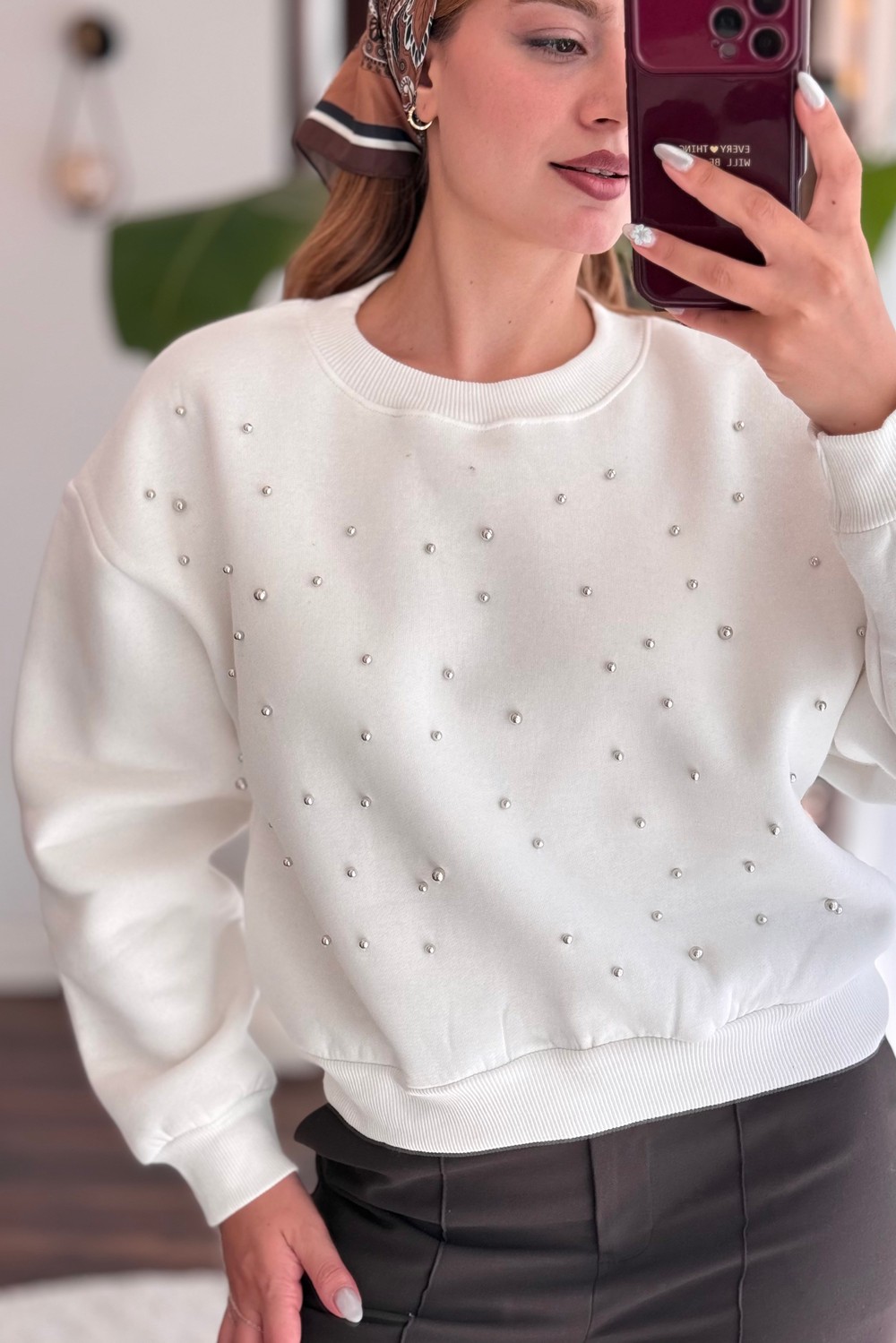 Kadın Bisiklet Yaka Taş Detaylı Sweatshirt Beyaz