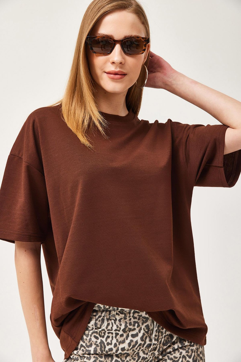 Basic Bisiklet Yaka Tshirt Kahverengi