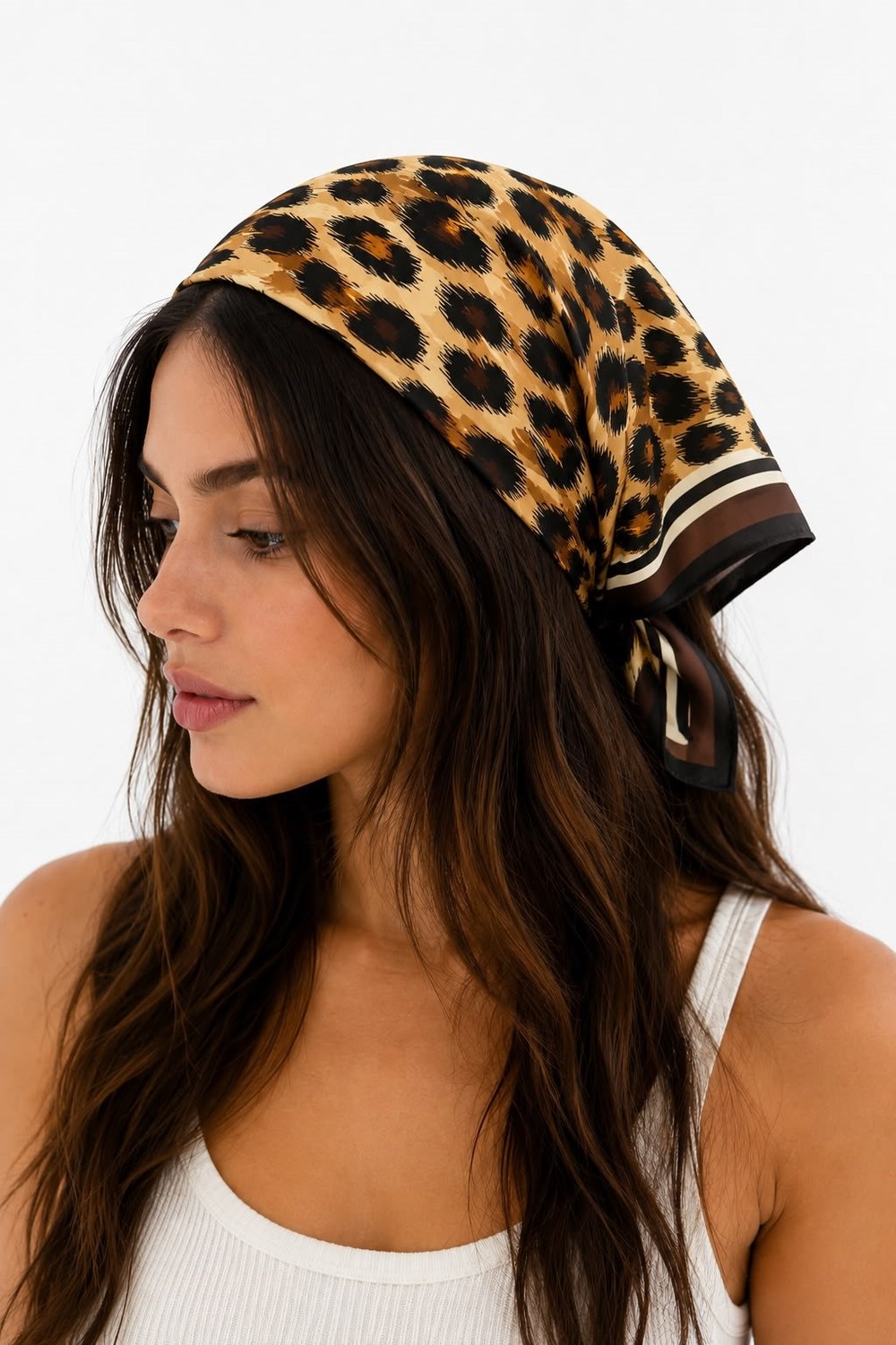 Leopar Figürlü 45X45 Ölçülü Fular Siyah