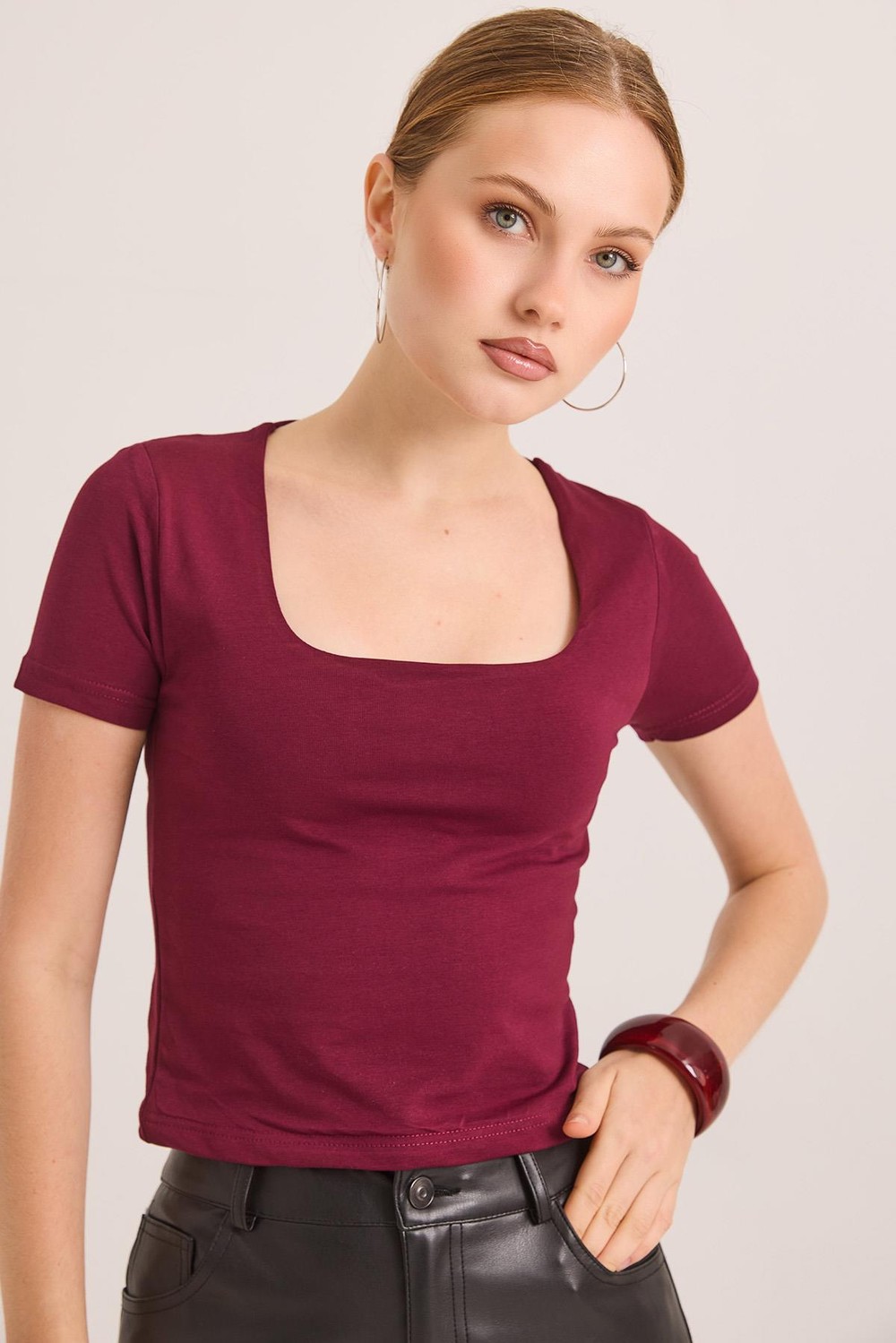 Kare Yaka Esnek Pamuk Örme Bluz Bordo