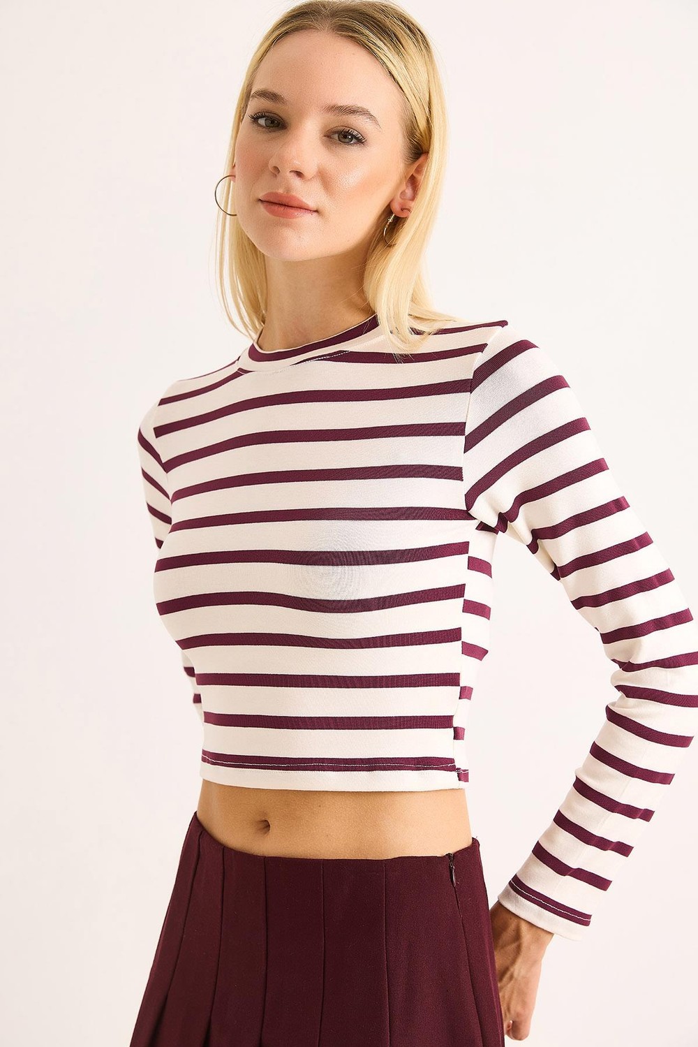 Kadın Çizgi Desenli Crop Bluz Bordo