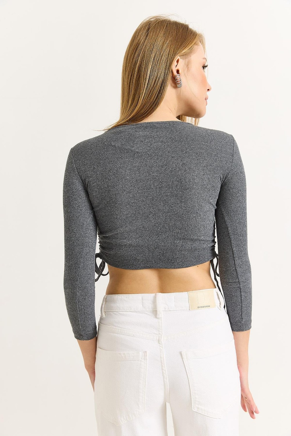 Kadın Yanlardan İp Büzgülü Crop Fitilli Bluz Gri