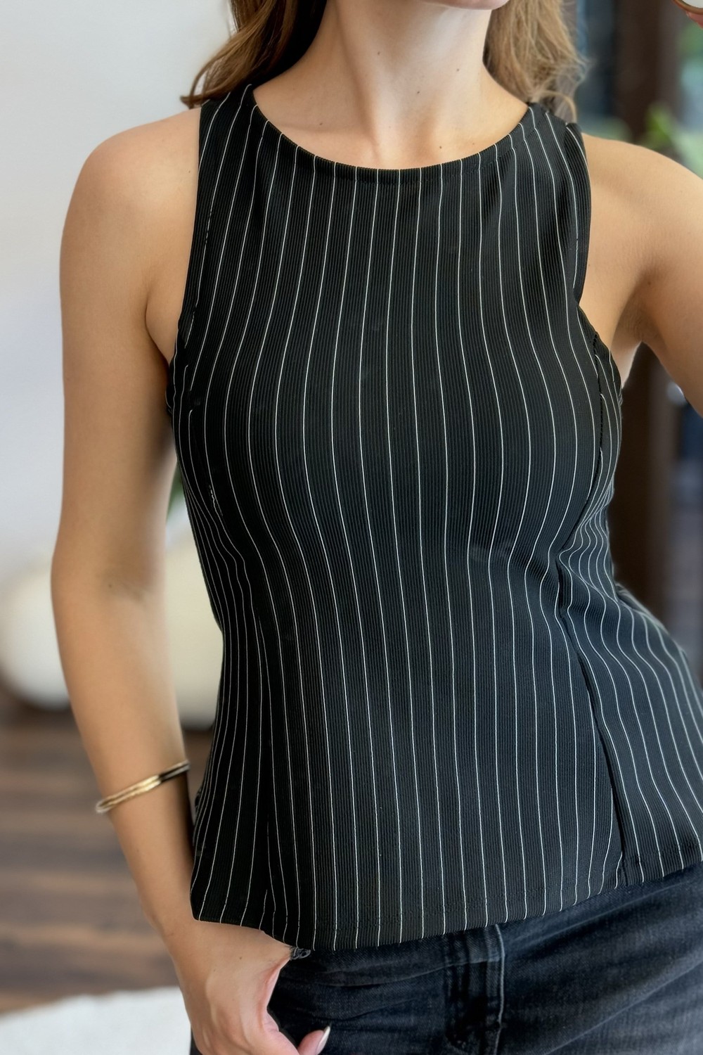 Kadın Bisiklet Yaka Sıfır Kol Çan Model Bluz Siyah