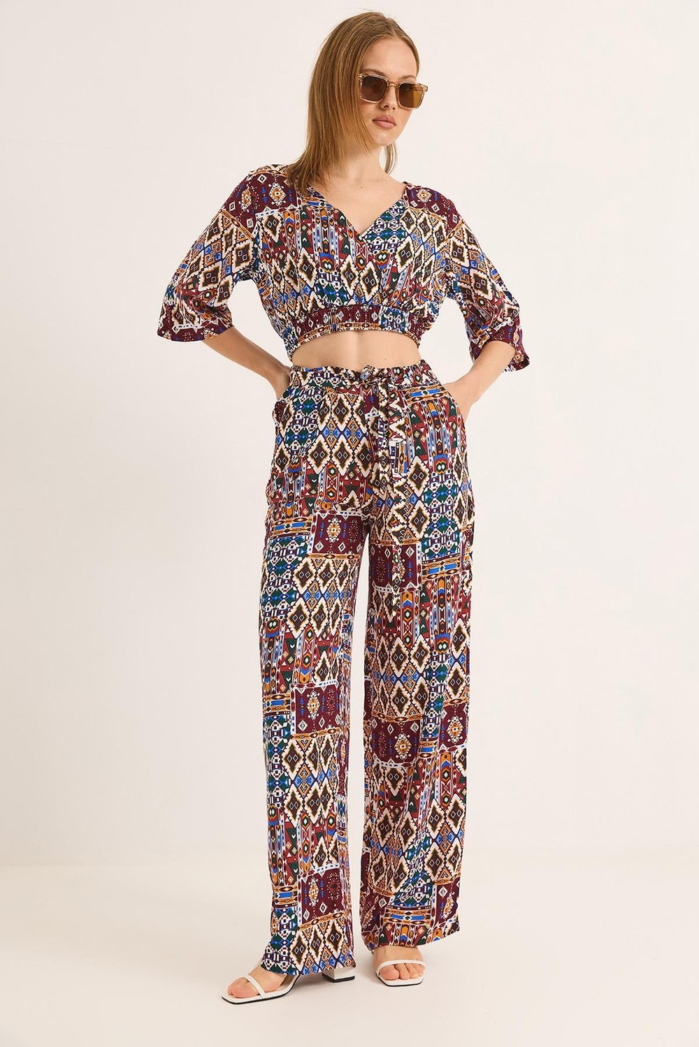 Etnik Desenli Kruvaze Yaka Crop Bluz Pantolon İkili Takım Bordo