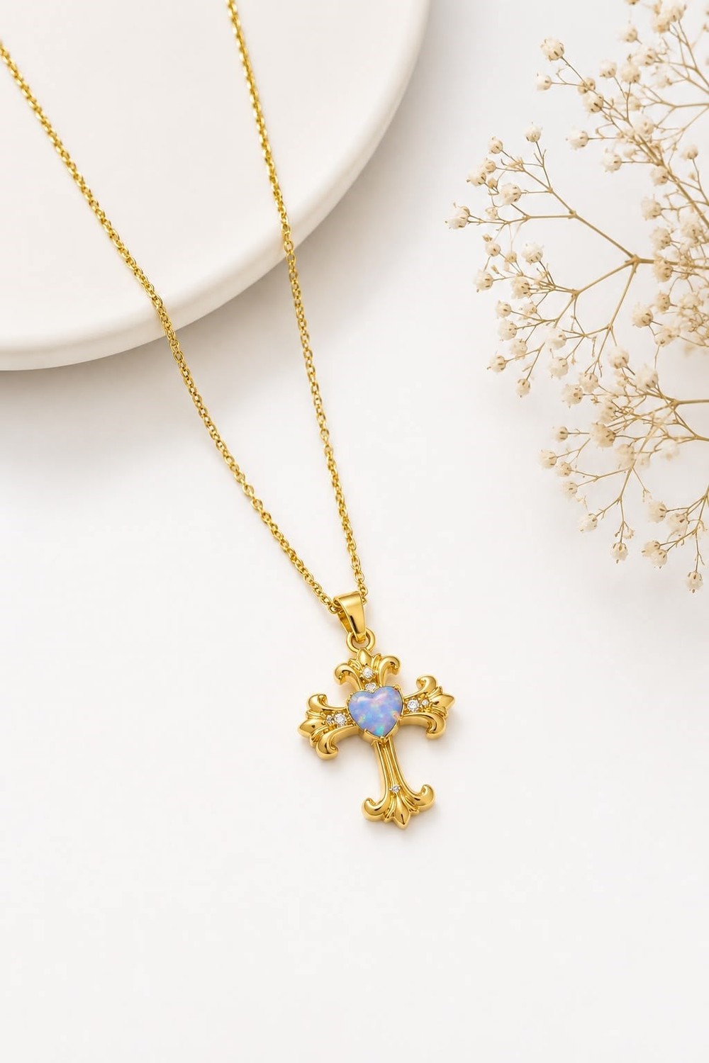 Zirkon Taşlı Kalp Figürlü Kolye Gold