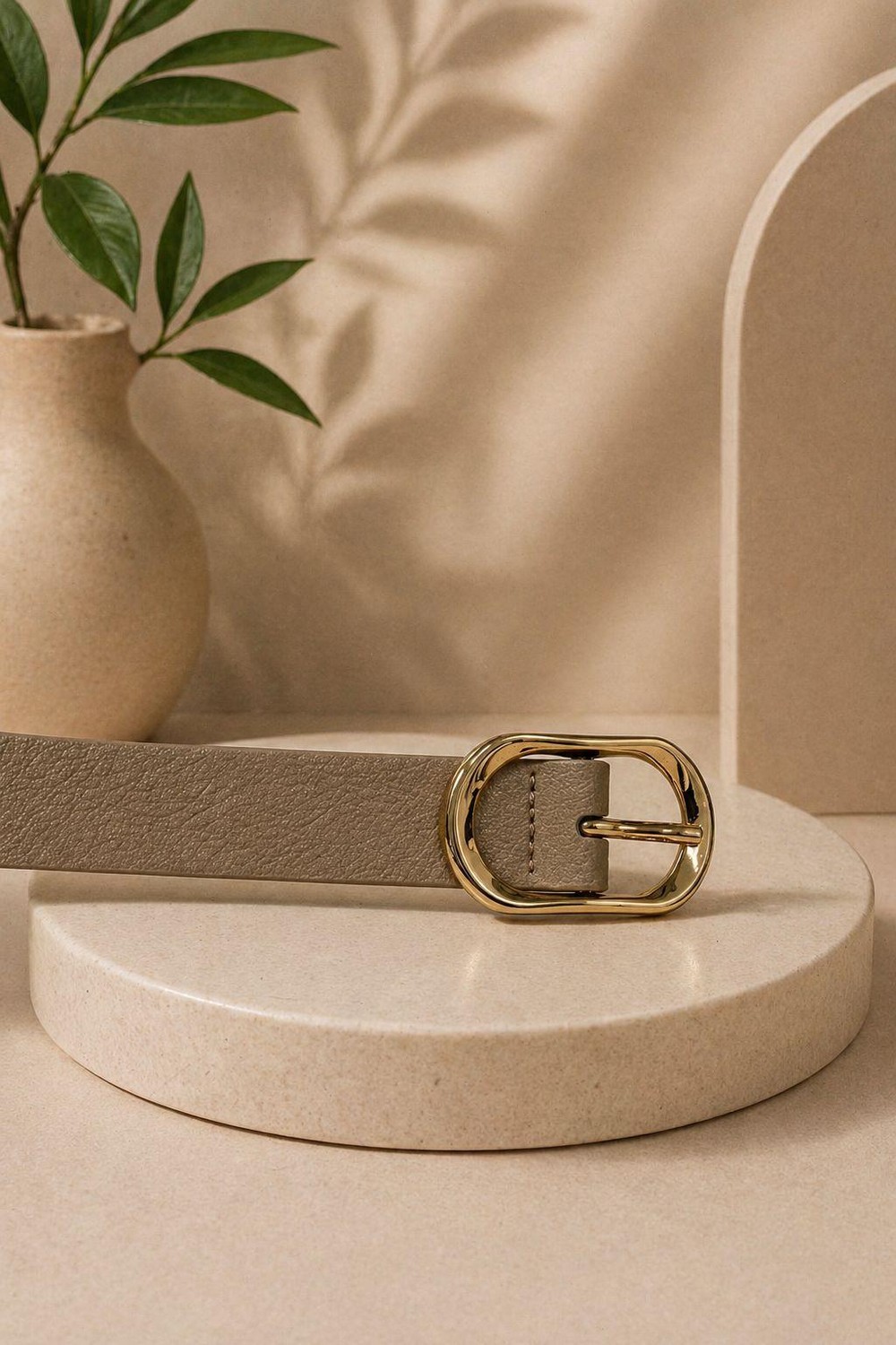 Gold Renk Oval Metal Tokalı Kadın Kemer Bej