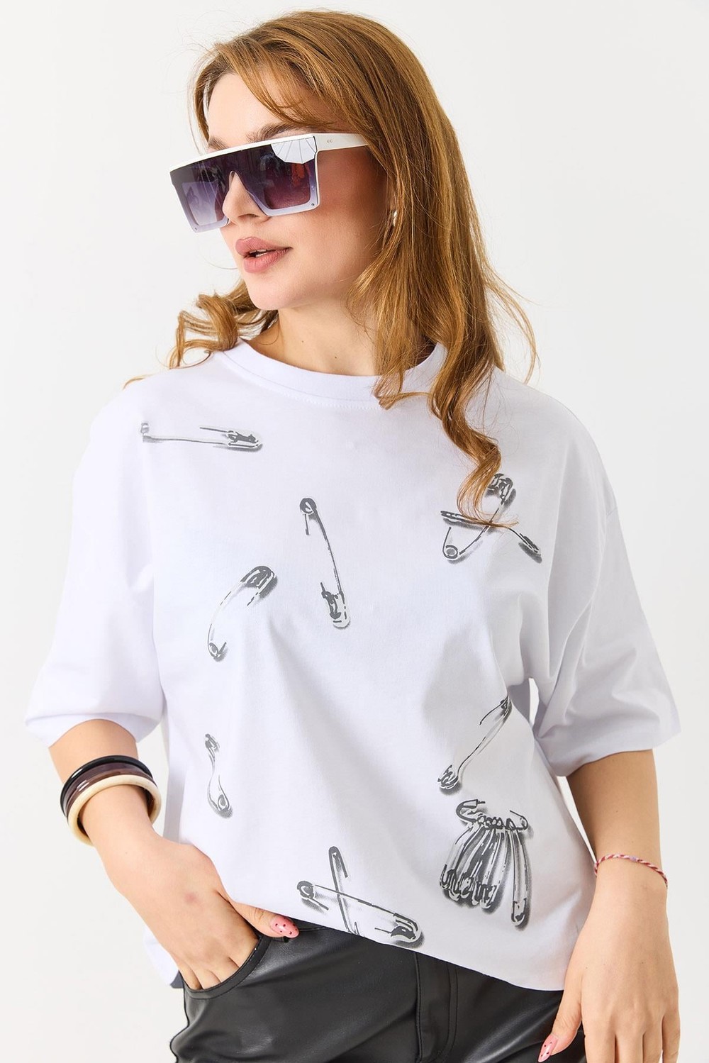 Kadın Ataş Baskılı Kısa Kollu Tshirt Beyaz