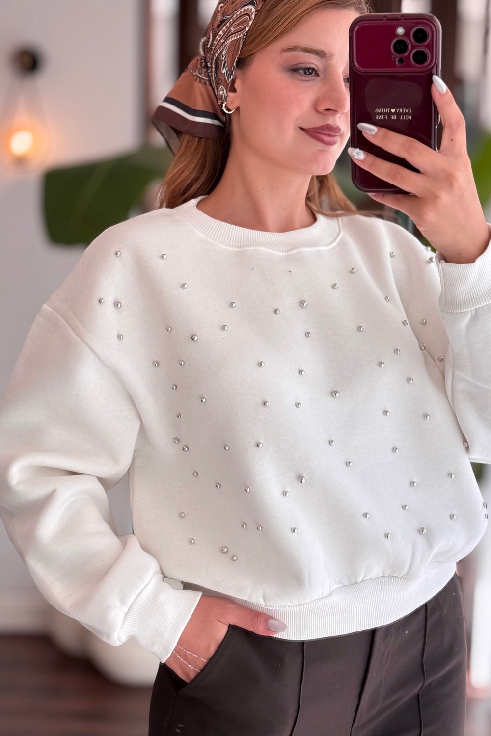 Kadın Bisiklet Yaka Taş Detaylı Sweatshirt Beyaz