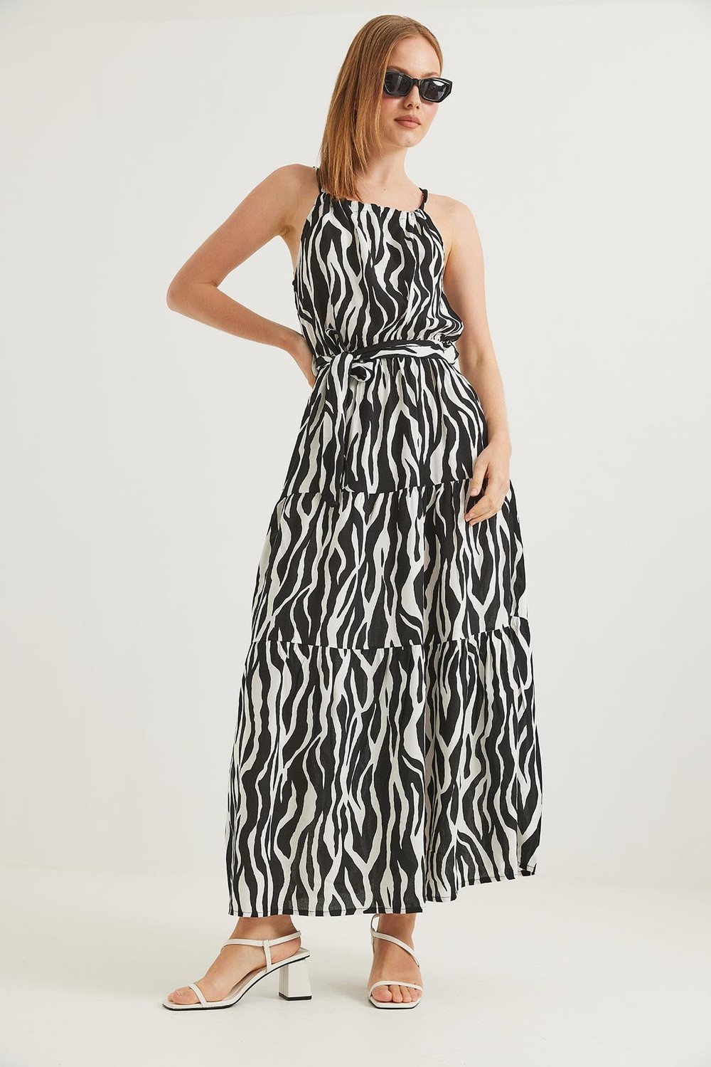 Zebra Halter Yaka Kuşaklı Elbise Siyah