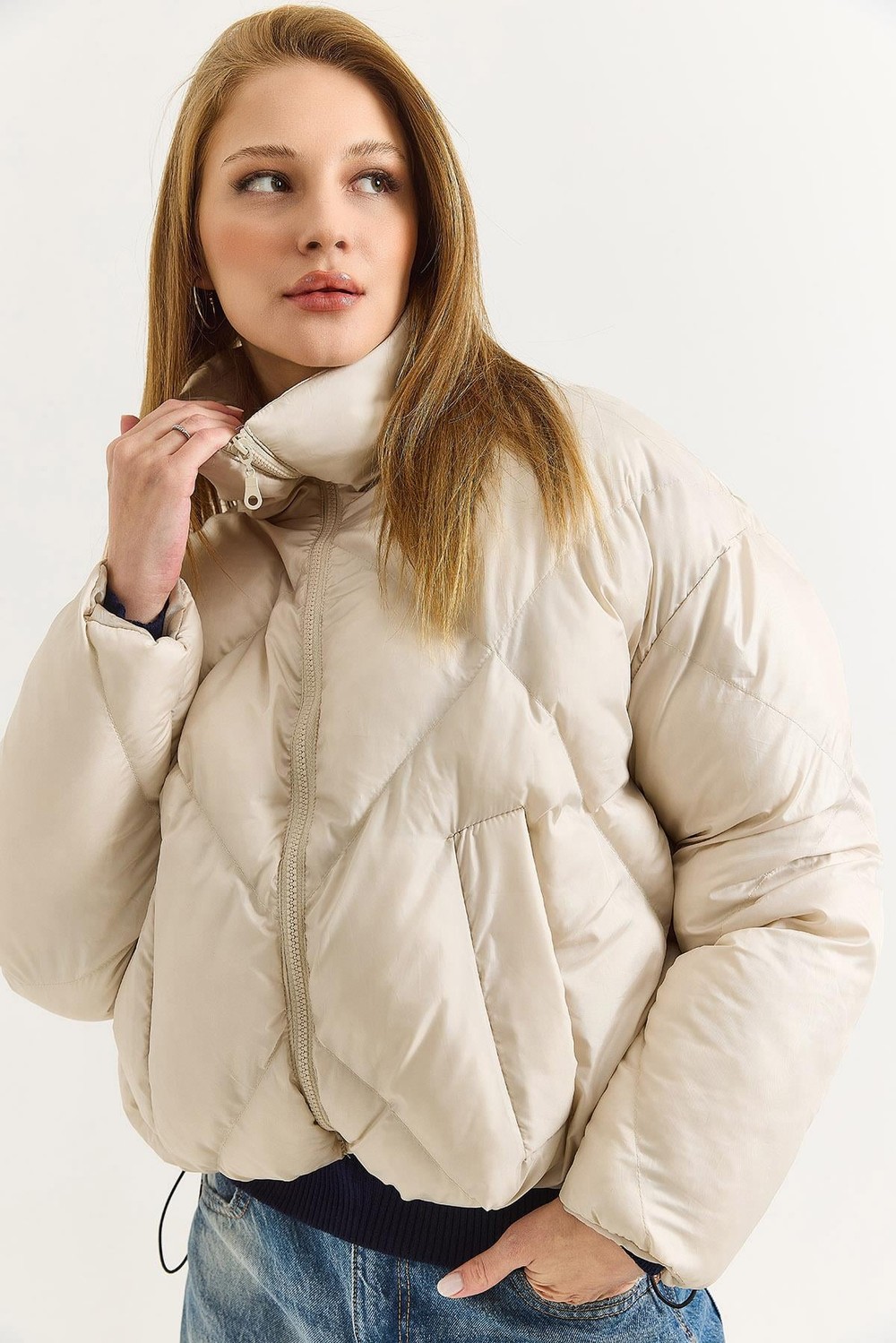 Kadın Oversize Alttan Lastikli Kahverengi Şişme Mont Bej