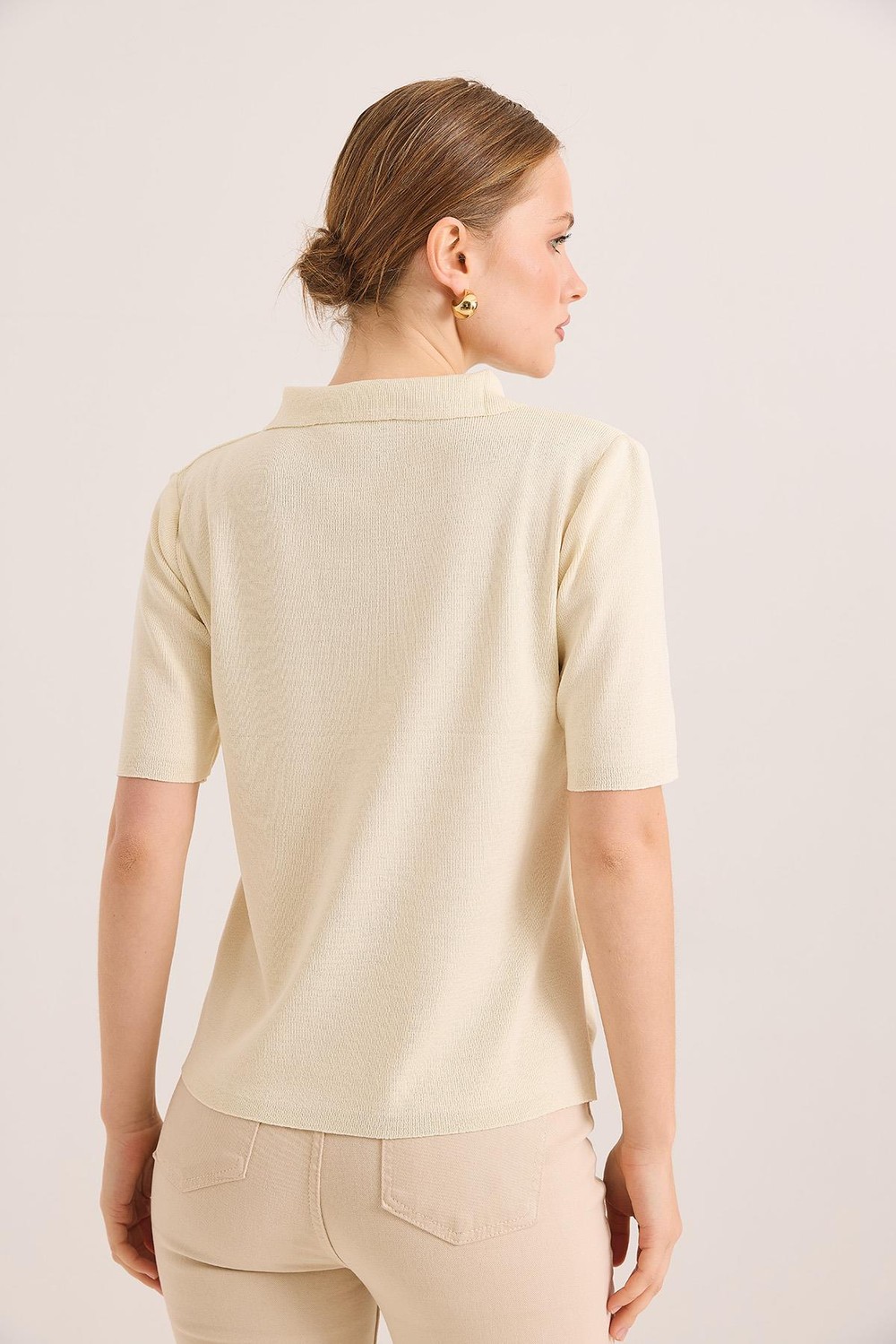 Nakışlı Polo Yaka Düğme Detaylı Triko Tshirt	Bej