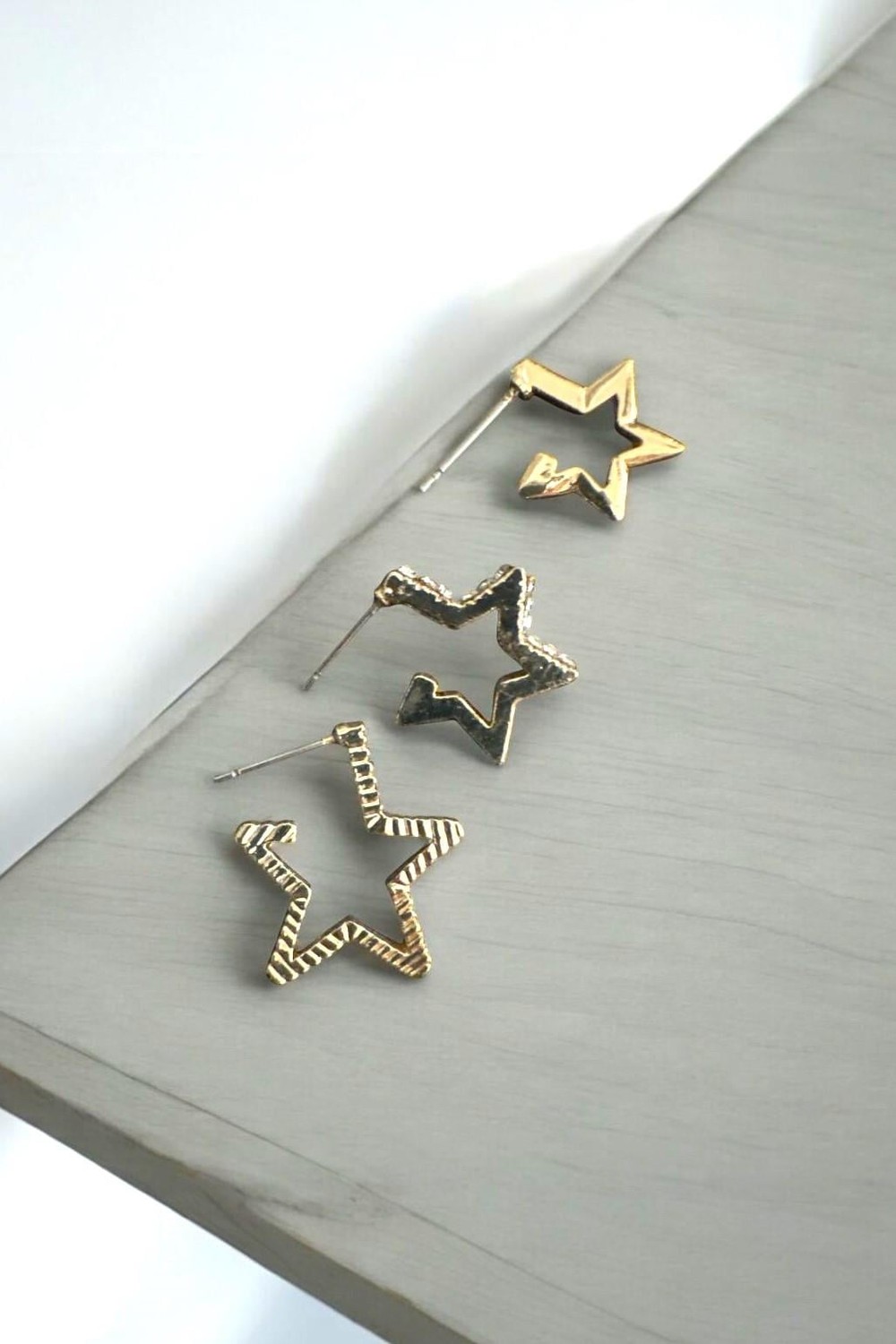 Yıldızlı Taşlı 3lü Küpe Gold