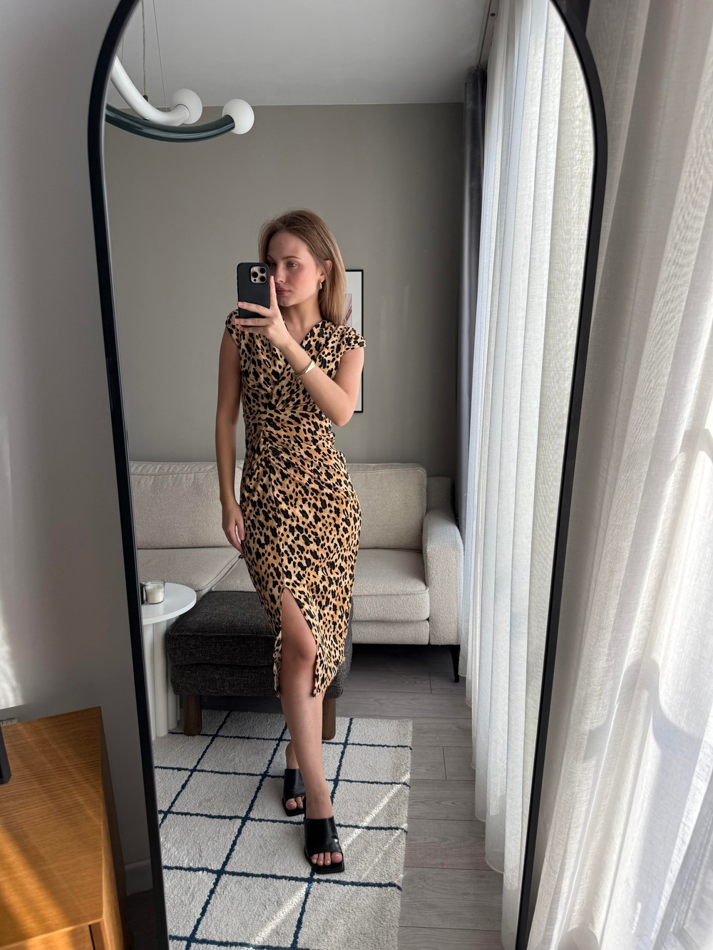 Degaje Yaka Leoparlı Elbise
